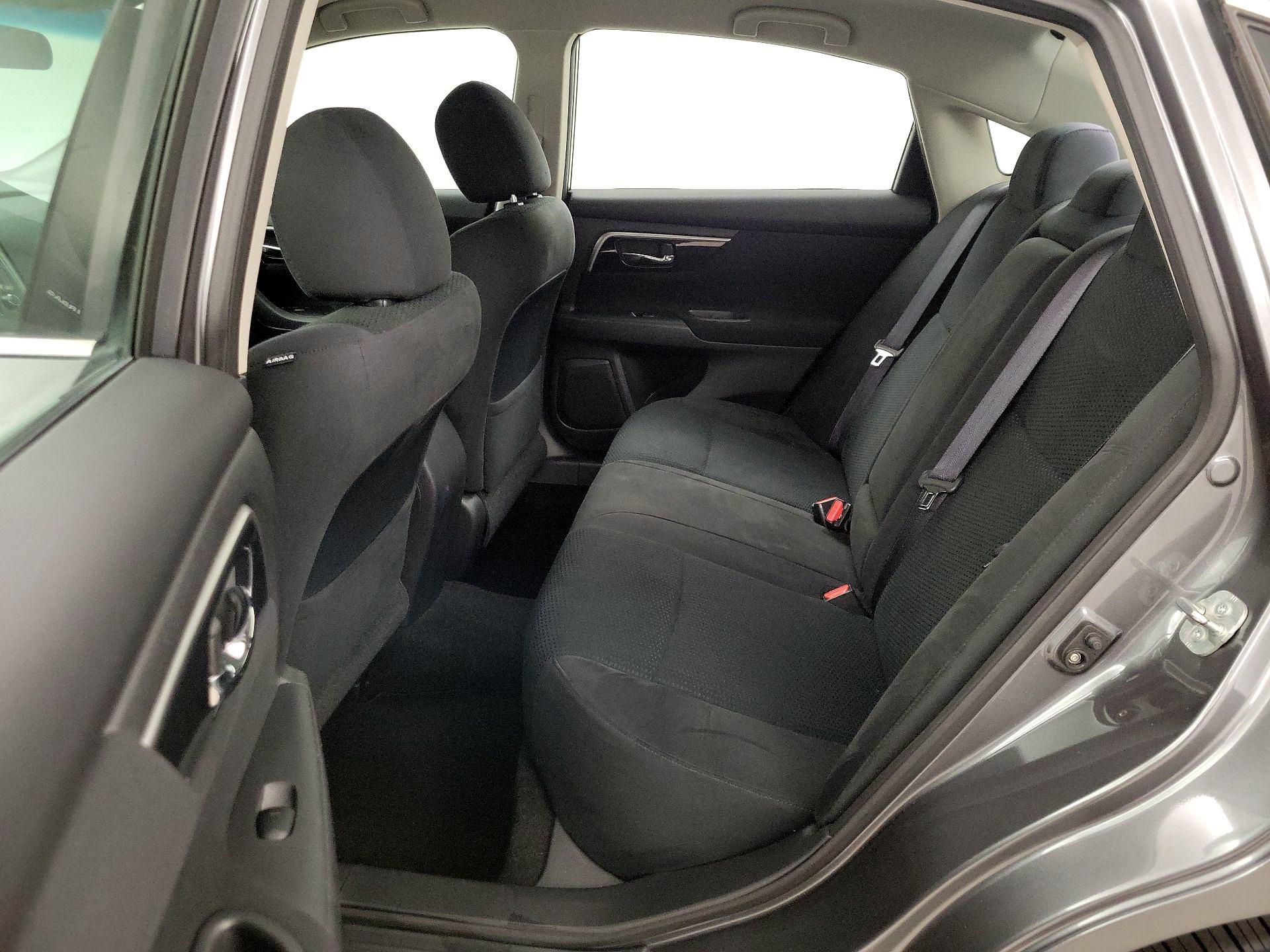 Thumbnail: 2014 Nissan Altima - 18