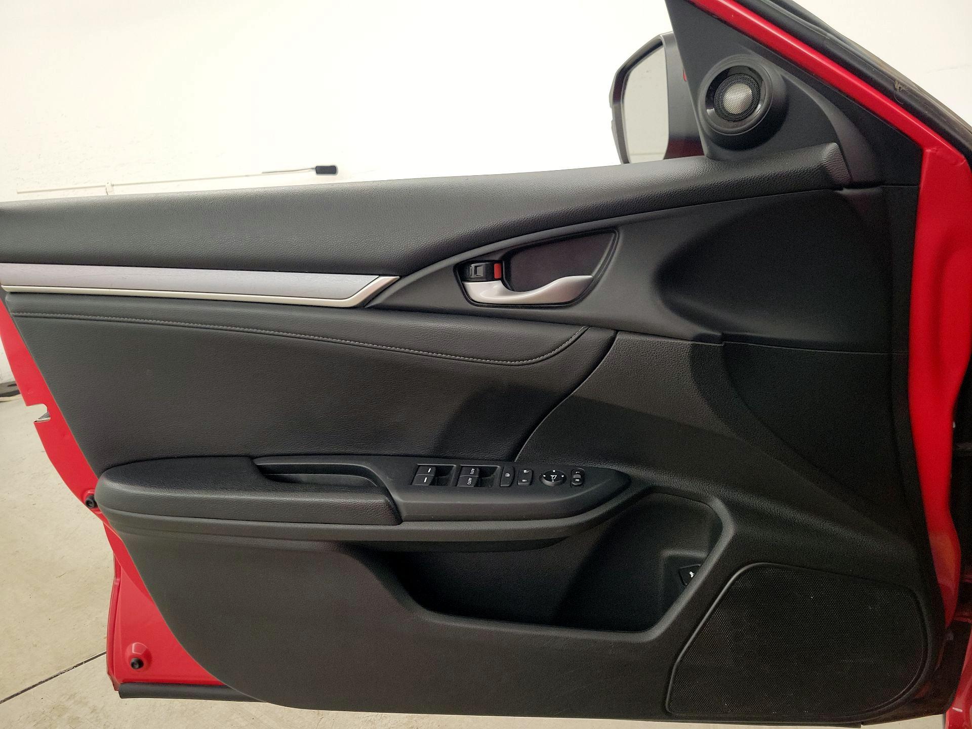 Thumbnail: 2017 Honda Civic - 12