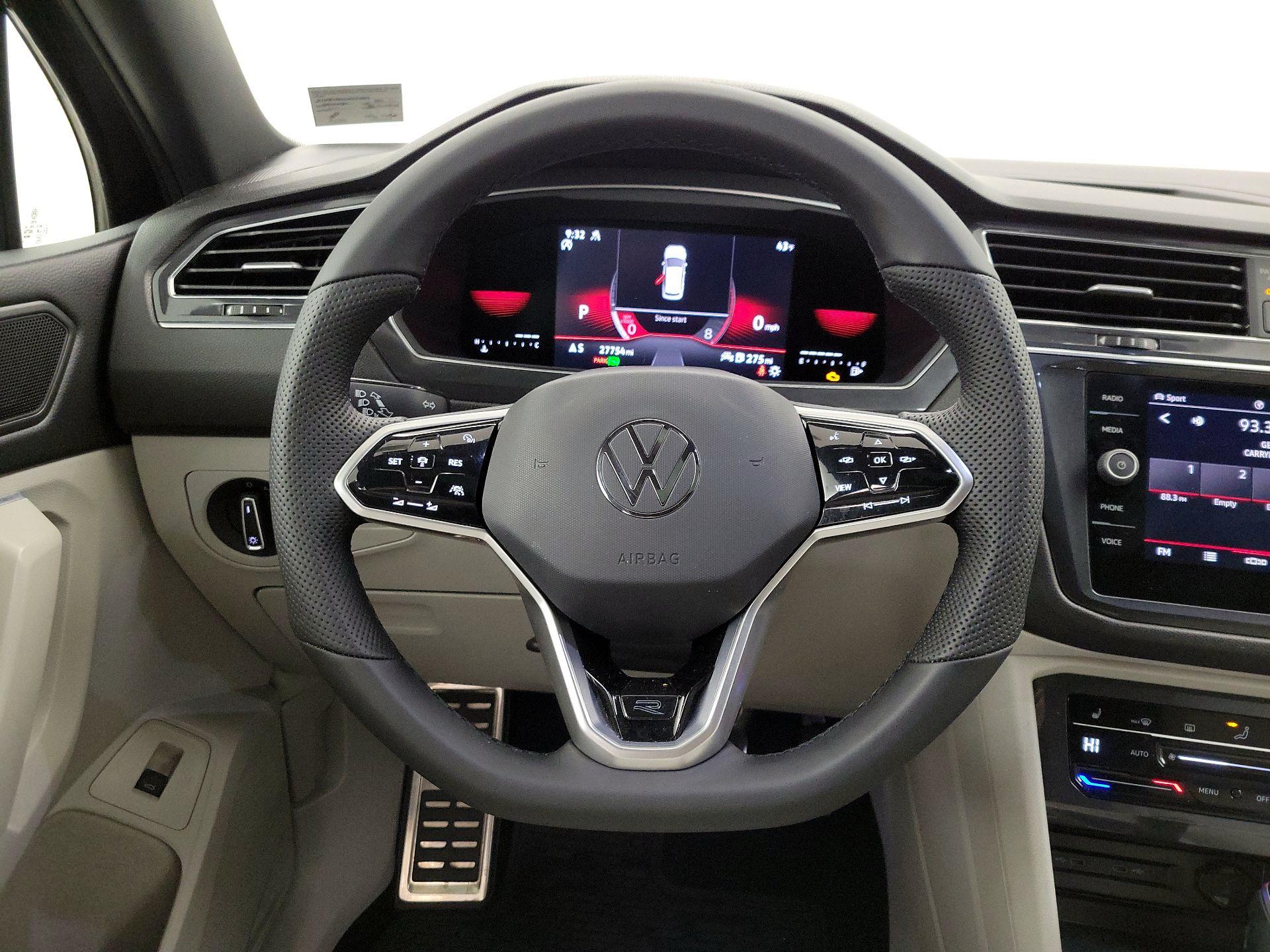 Thumbnail: 2022 Volkswagen Tiguan - 10