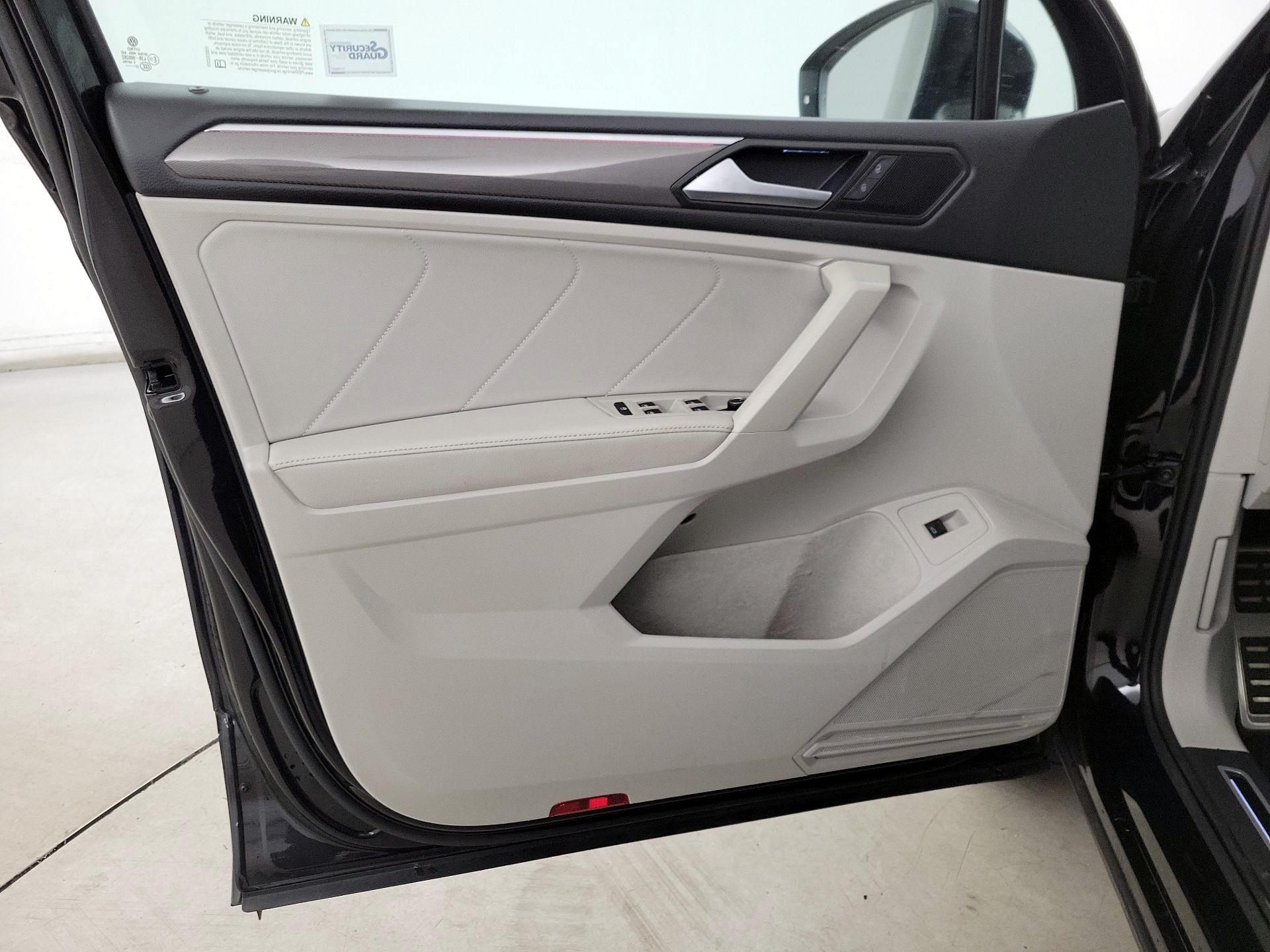 Thumbnail: 2022 Volkswagen Tiguan - 12