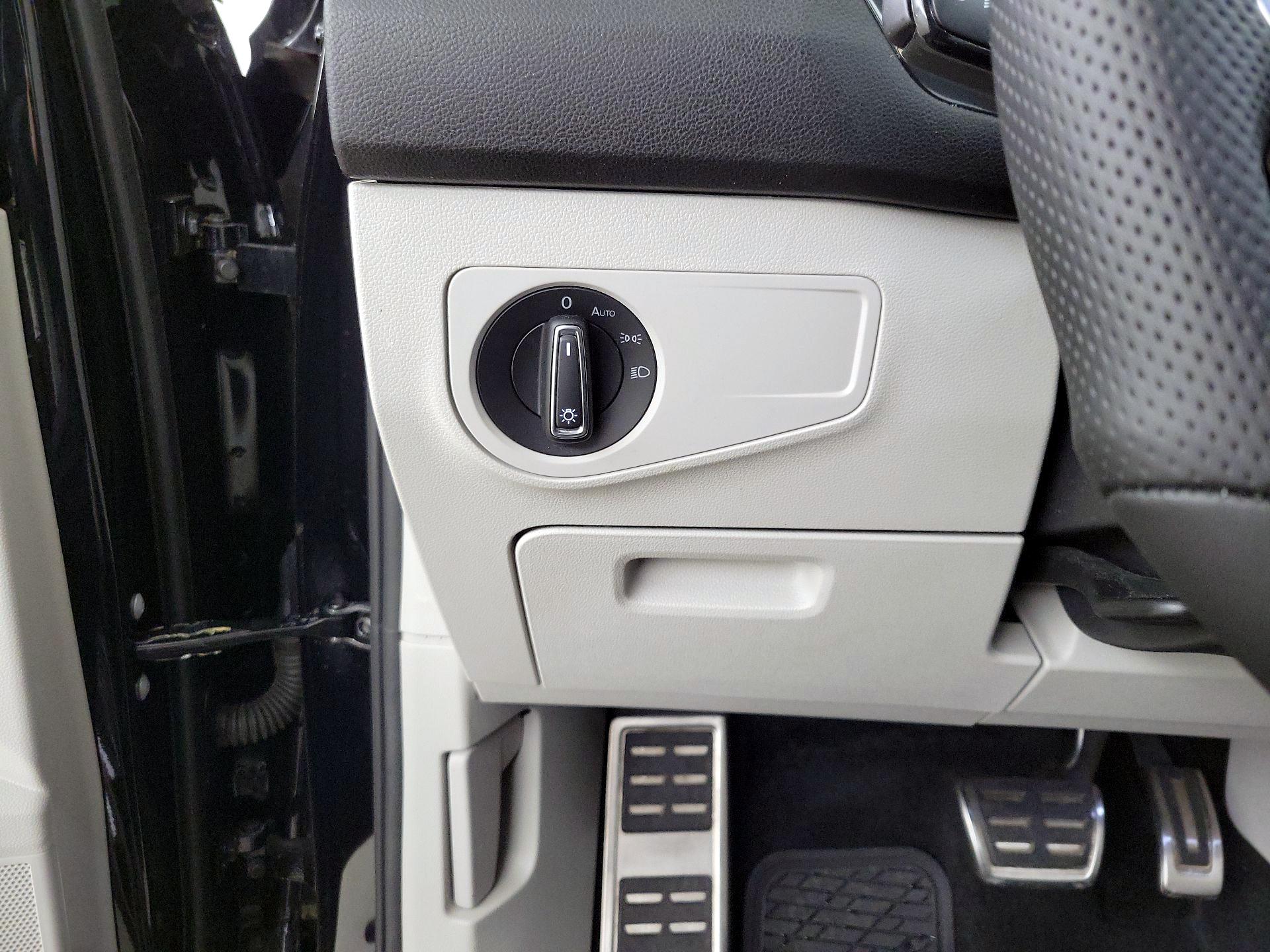 Thumbnail: 2022 Volkswagen Tiguan - 13