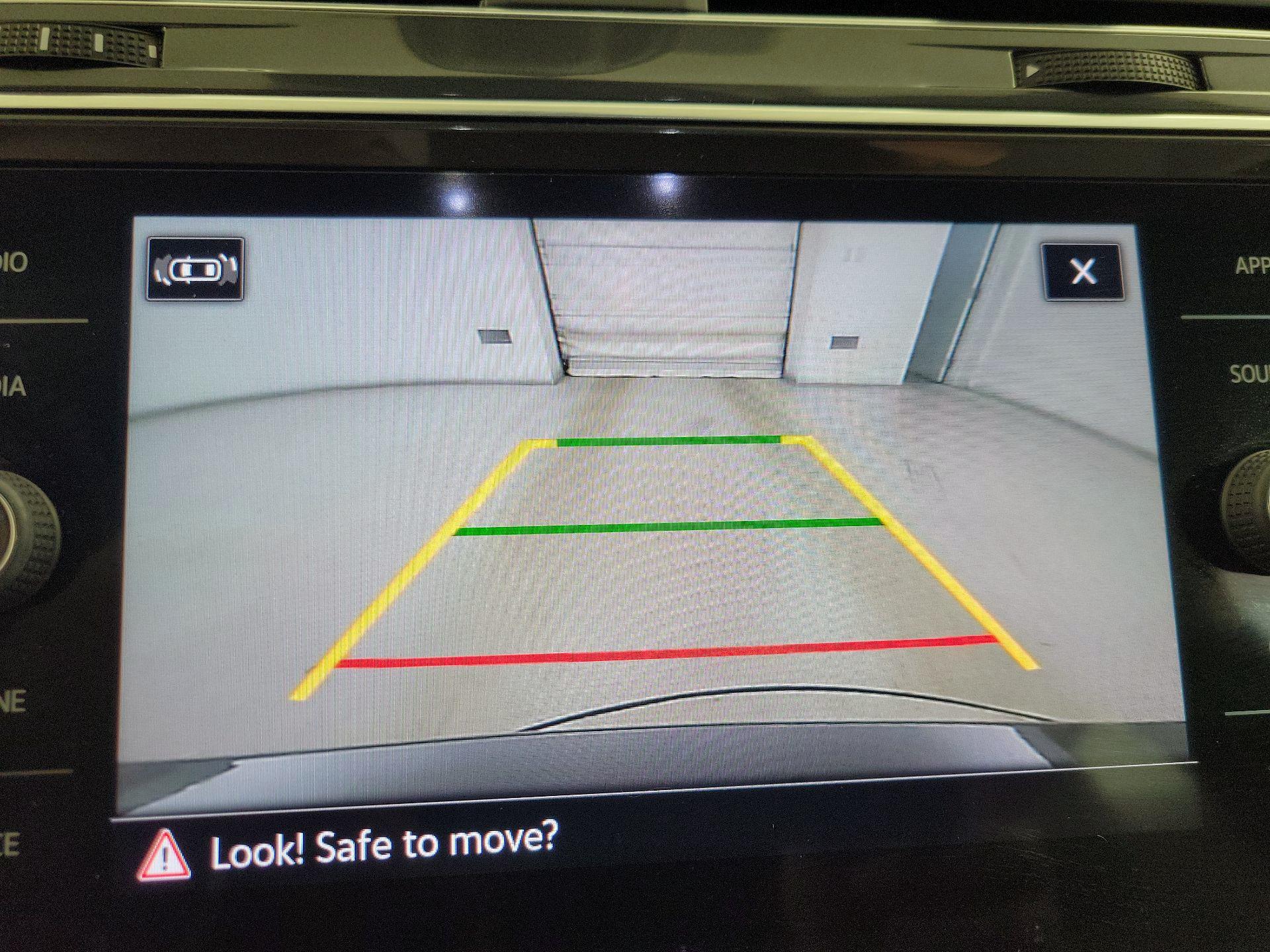 Thumbnail: 2022 Volkswagen Tiguan - 14