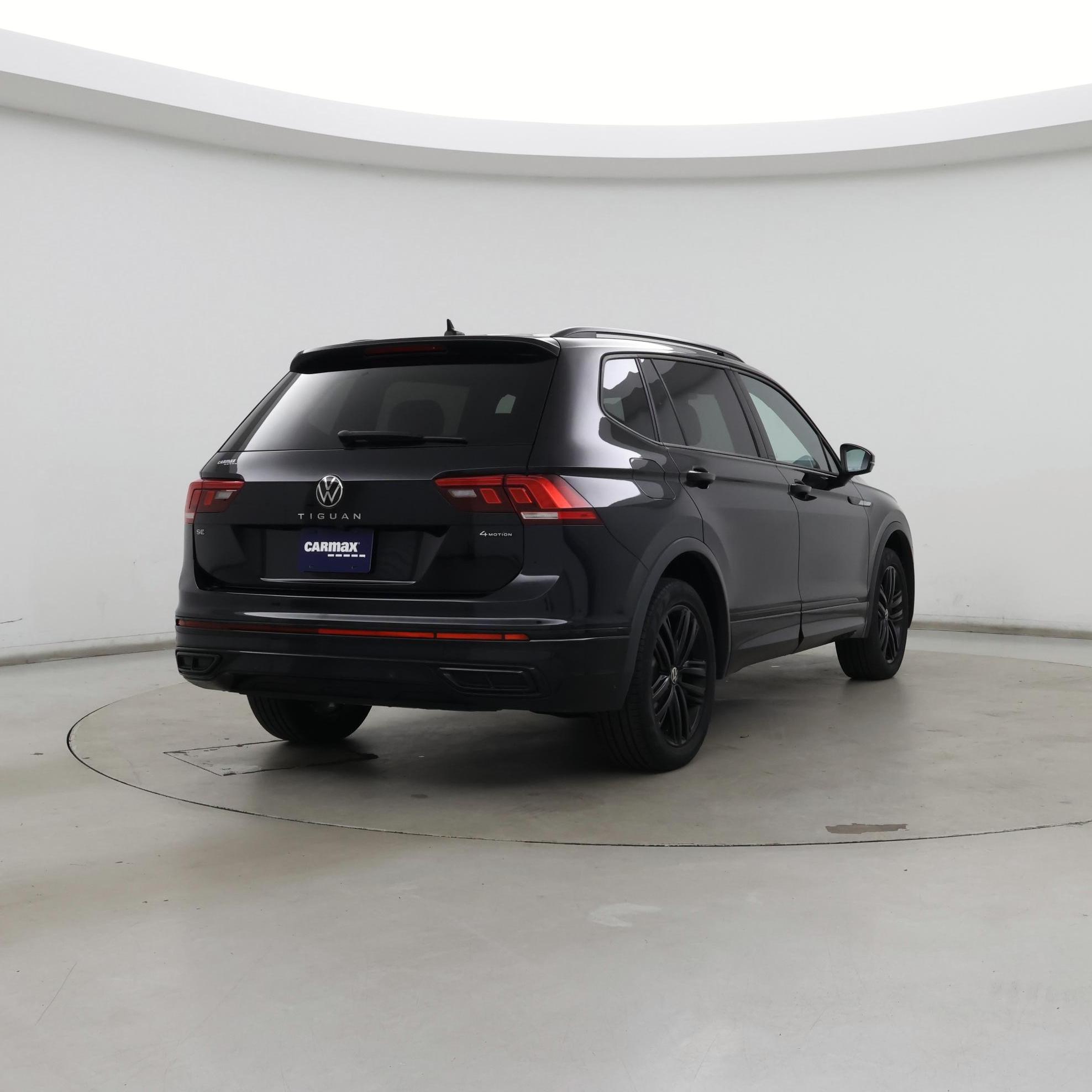 Thumbnail: 2022 Volkswagen Tiguan - 8