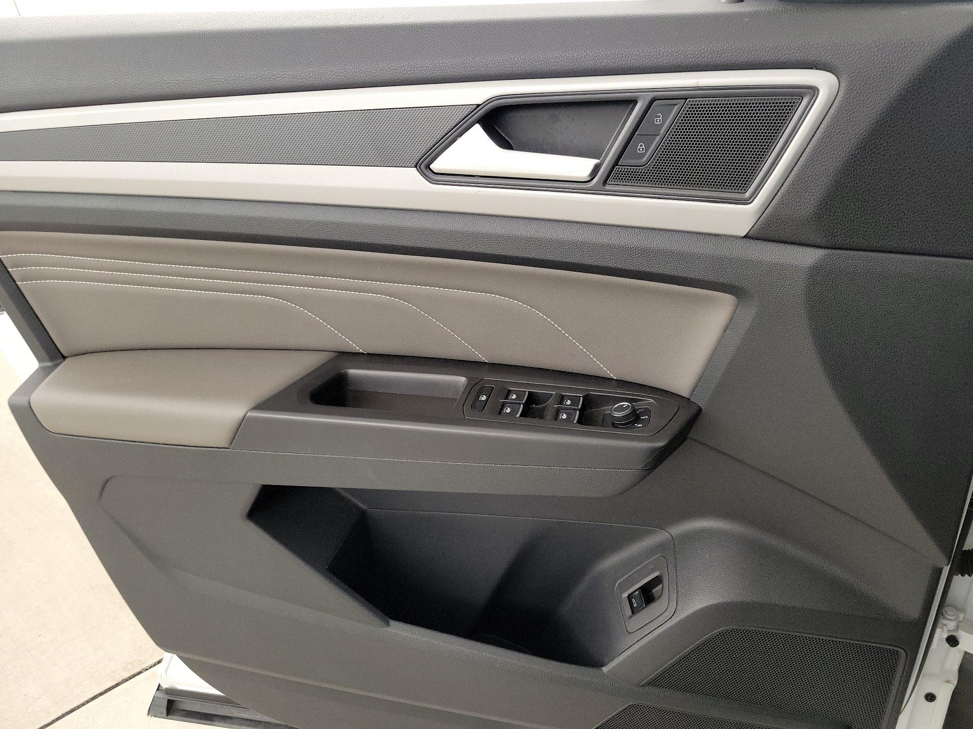 Thumbnail: 2023 Volkswagen Atlas - 12