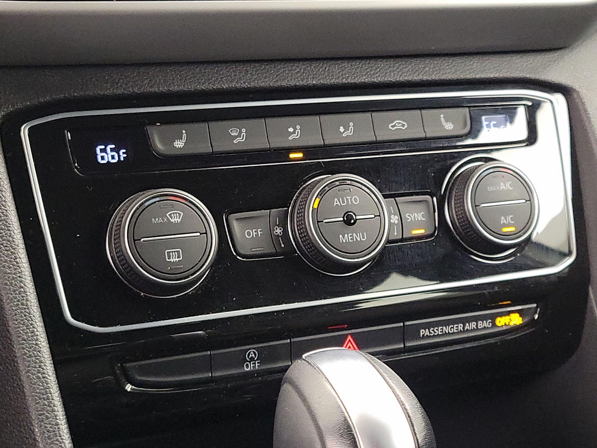 Thumbnail: 2023 Volkswagen Atlas - 16