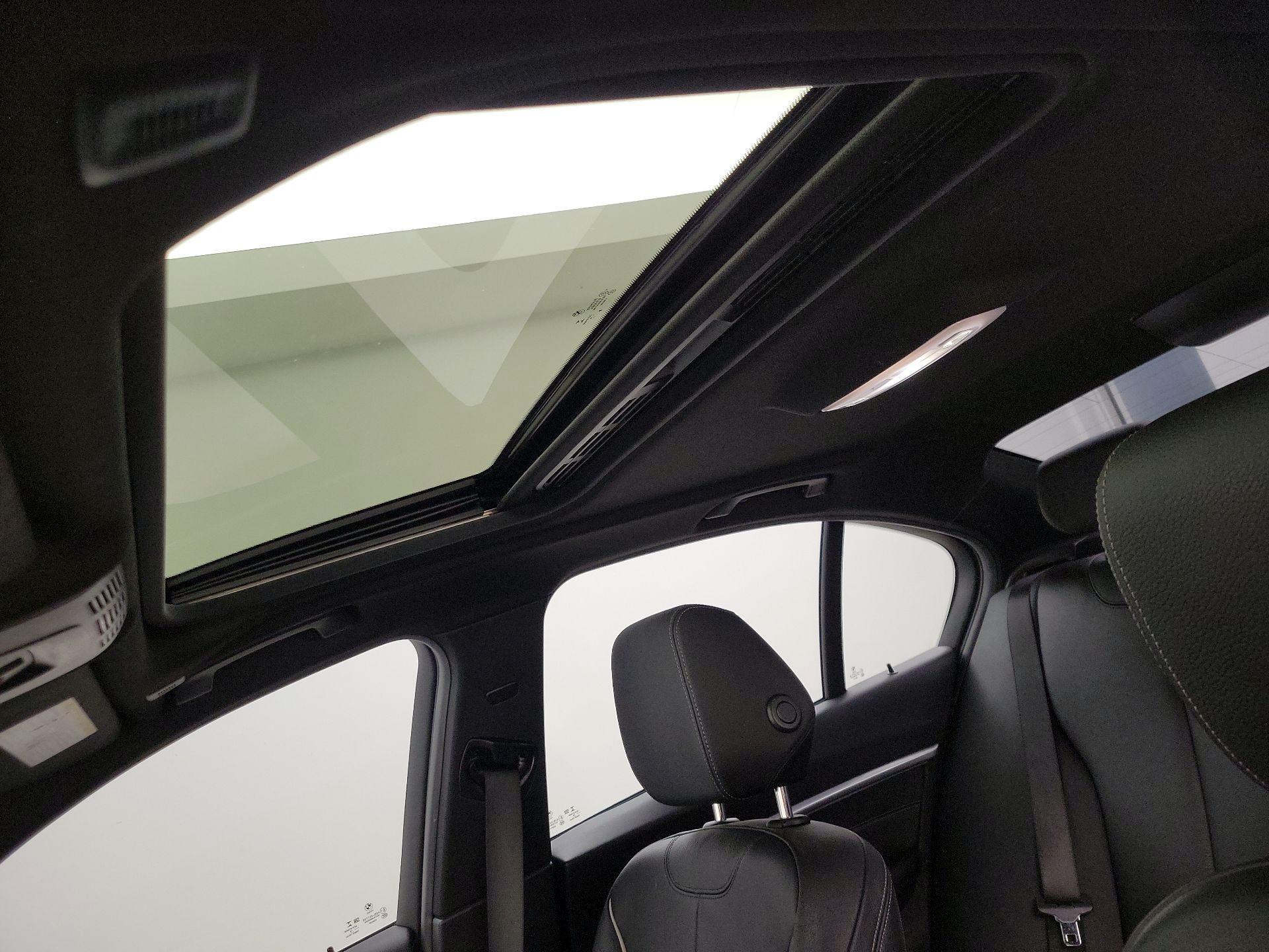 Thumbnail: 2018 BMW 3 Series - 20