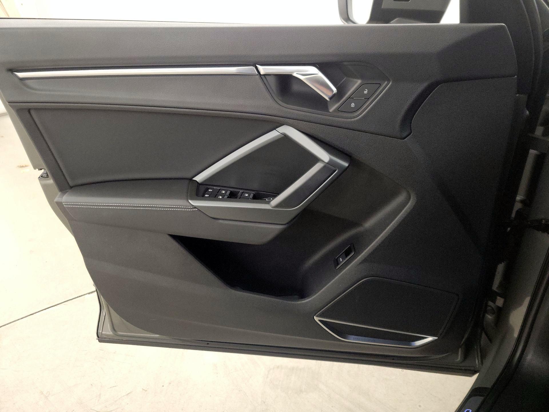 Thumbnail: 2021 Audi Q3 - 12