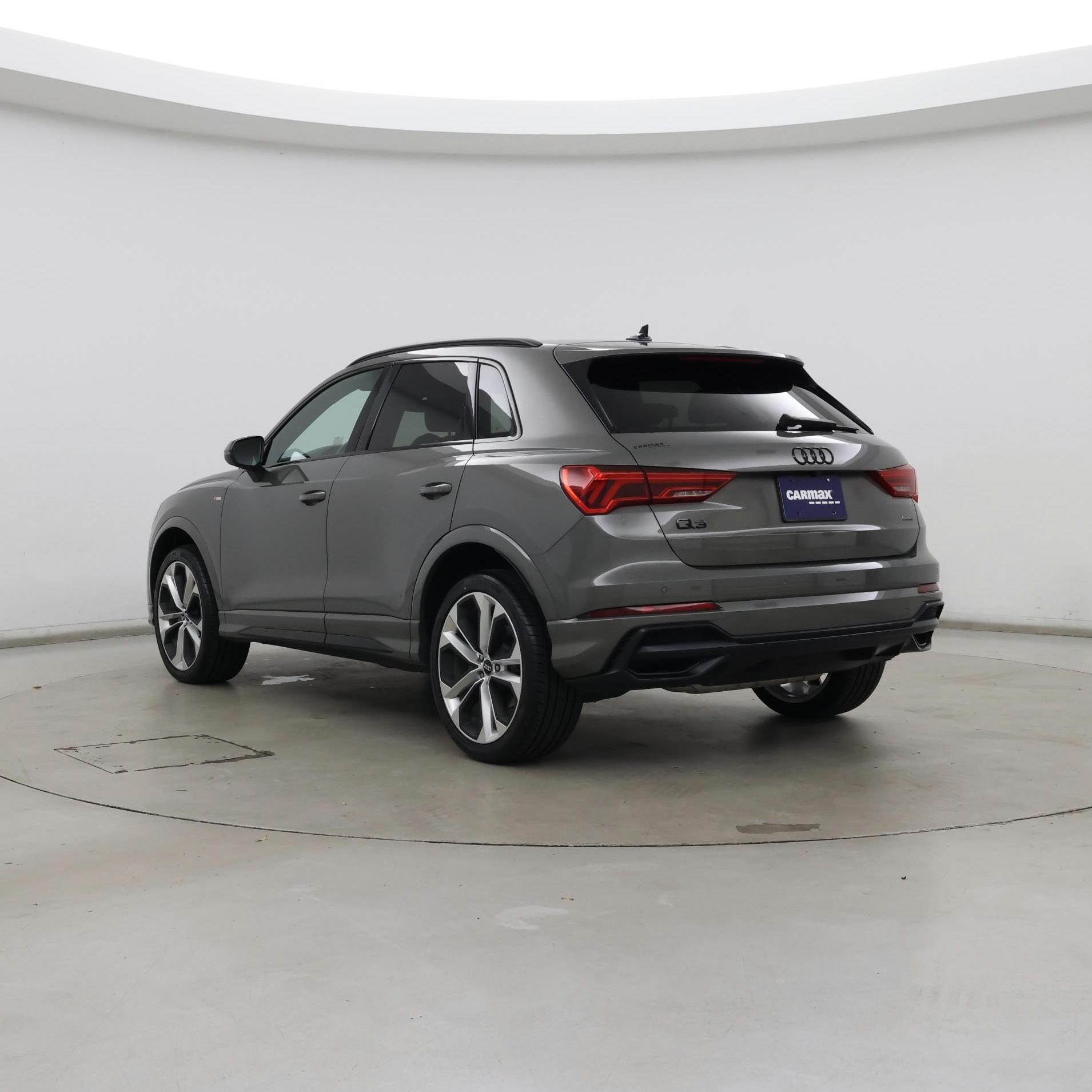 Thumbnail: 2021 Audi Q3 - 2
