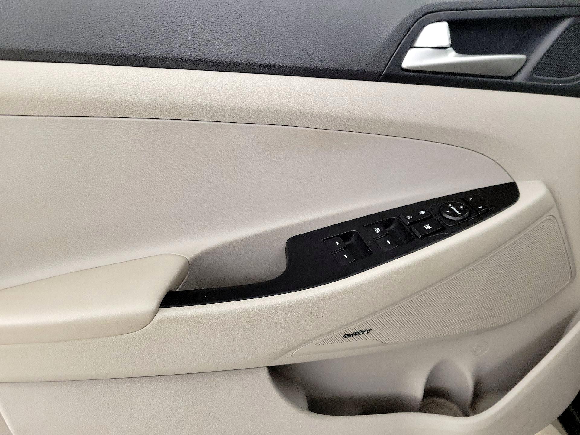 Thumbnail: 2020 Hyundai Tucson - 12