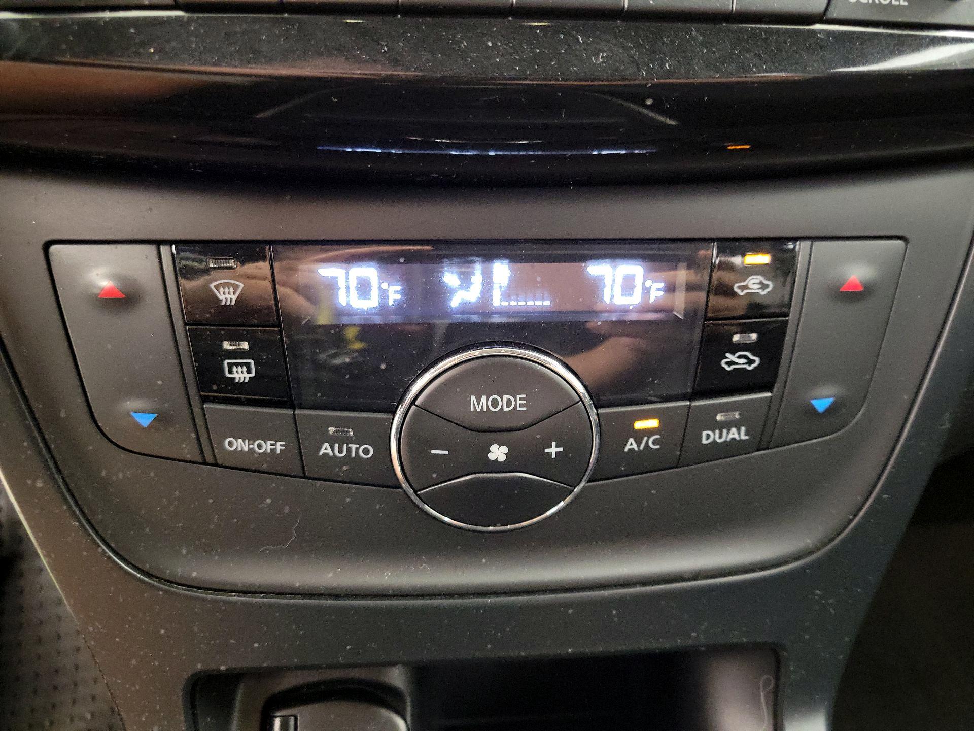 Thumbnail: 2018 Nissan Sentra - 16