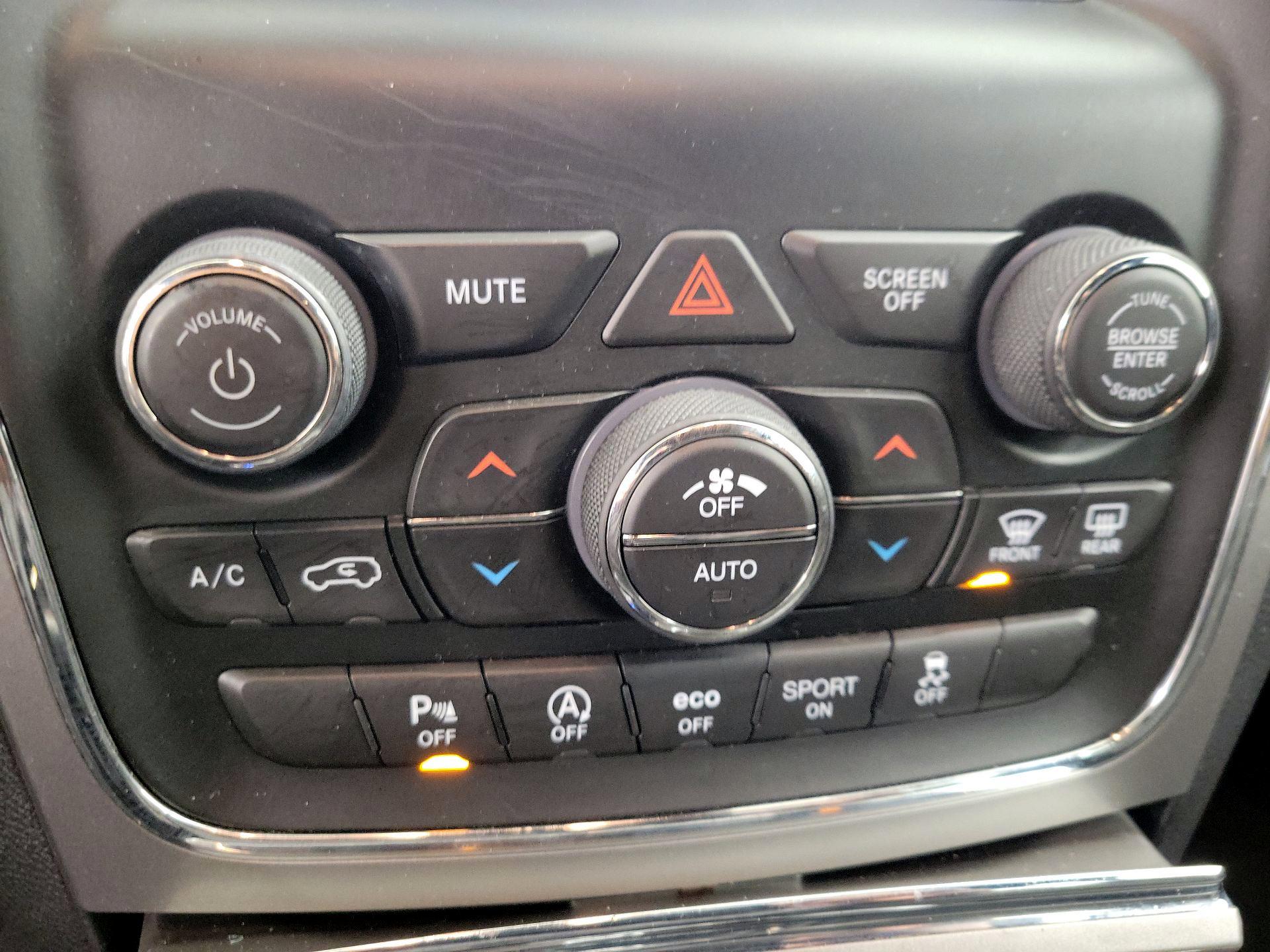 Thumbnail: 2020 Jeep Grand Cherokee - 16