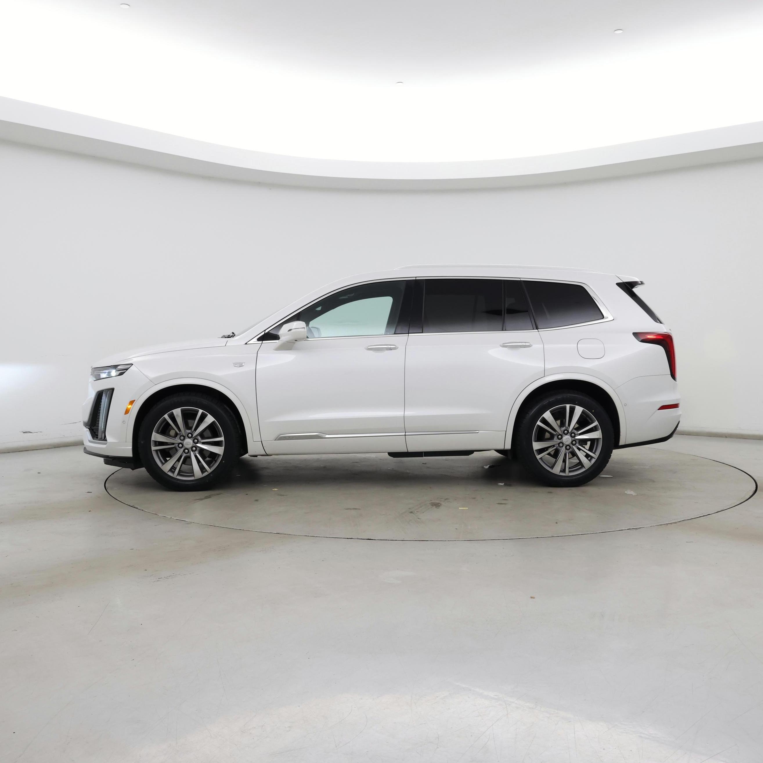 Thumbnail: 2020 Cadillac XT6 - 3