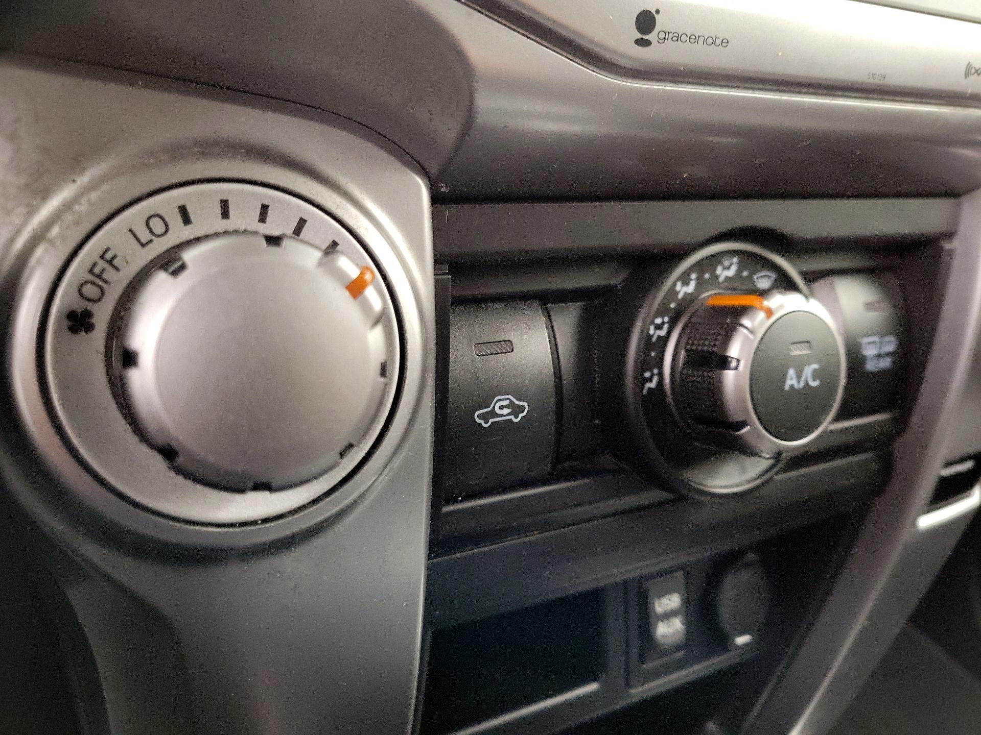 Thumbnail: 2018 Toyota 4Runner - 16