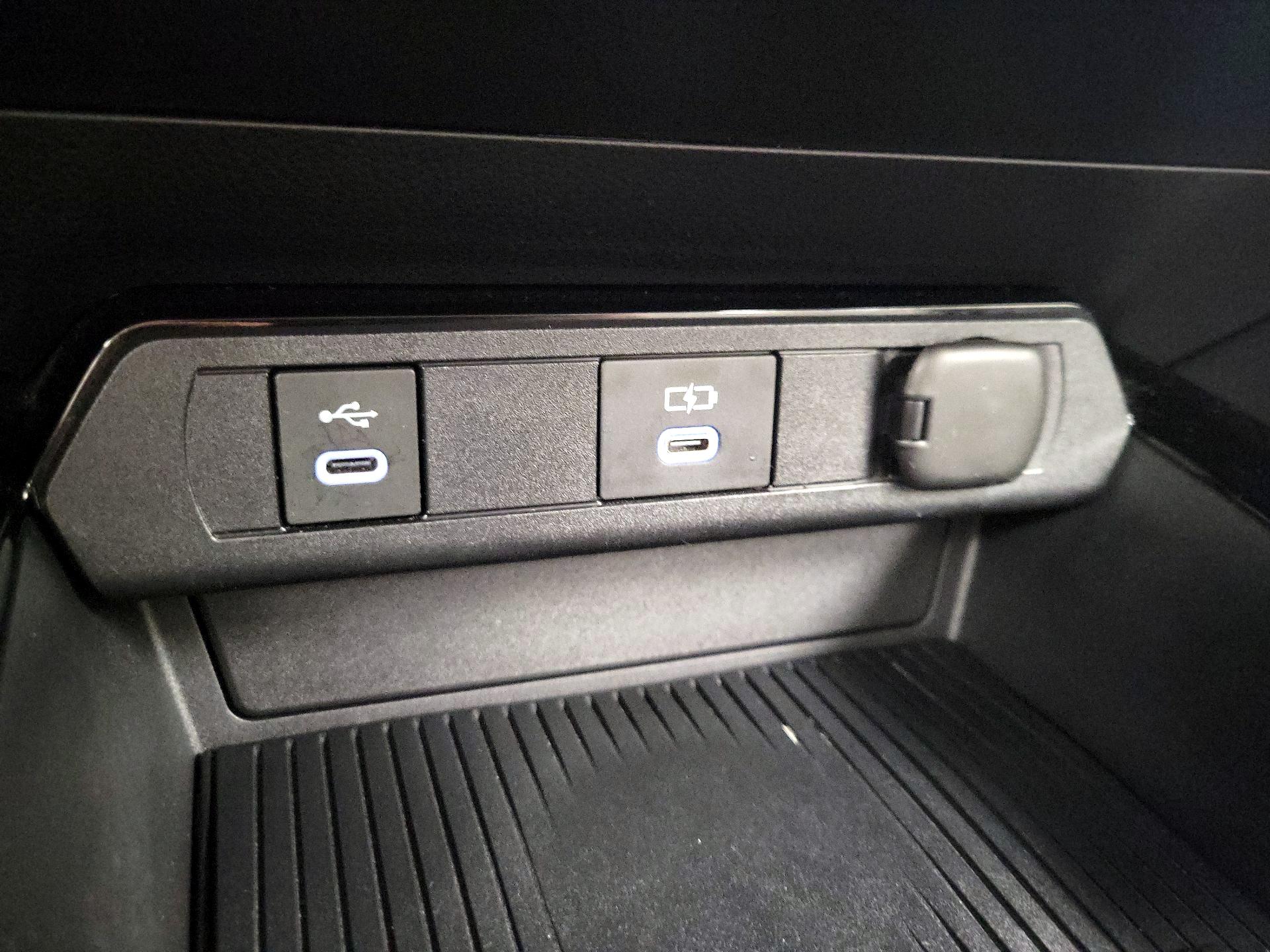 Thumbnail: 2023 Toyota Prius - 18