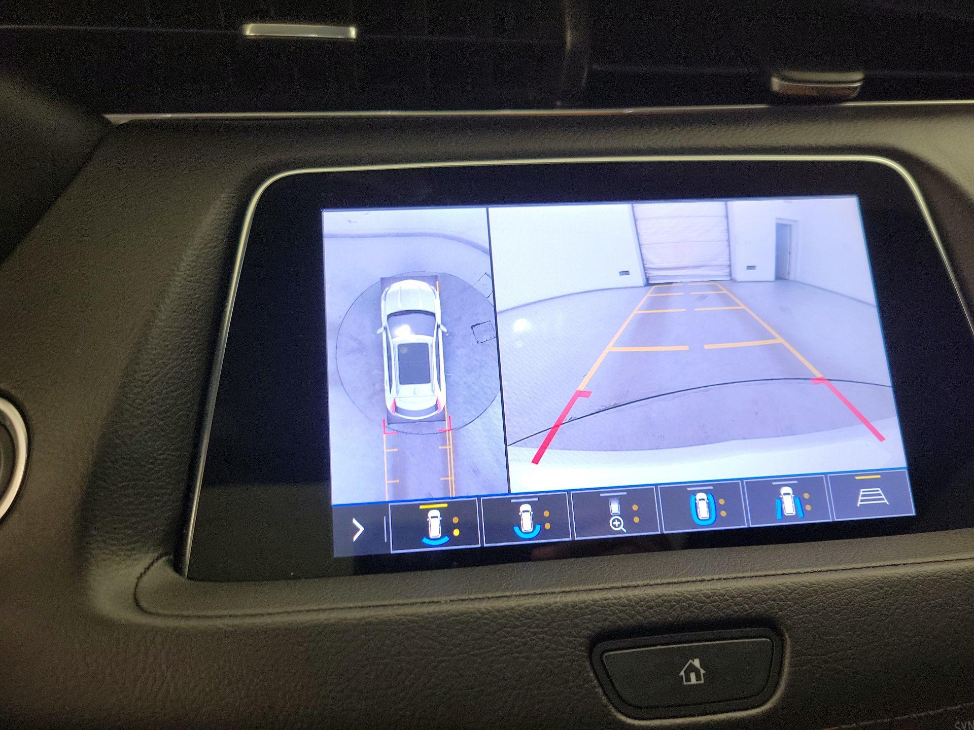 Thumbnail: 2019 Cadillac XT4 - 15