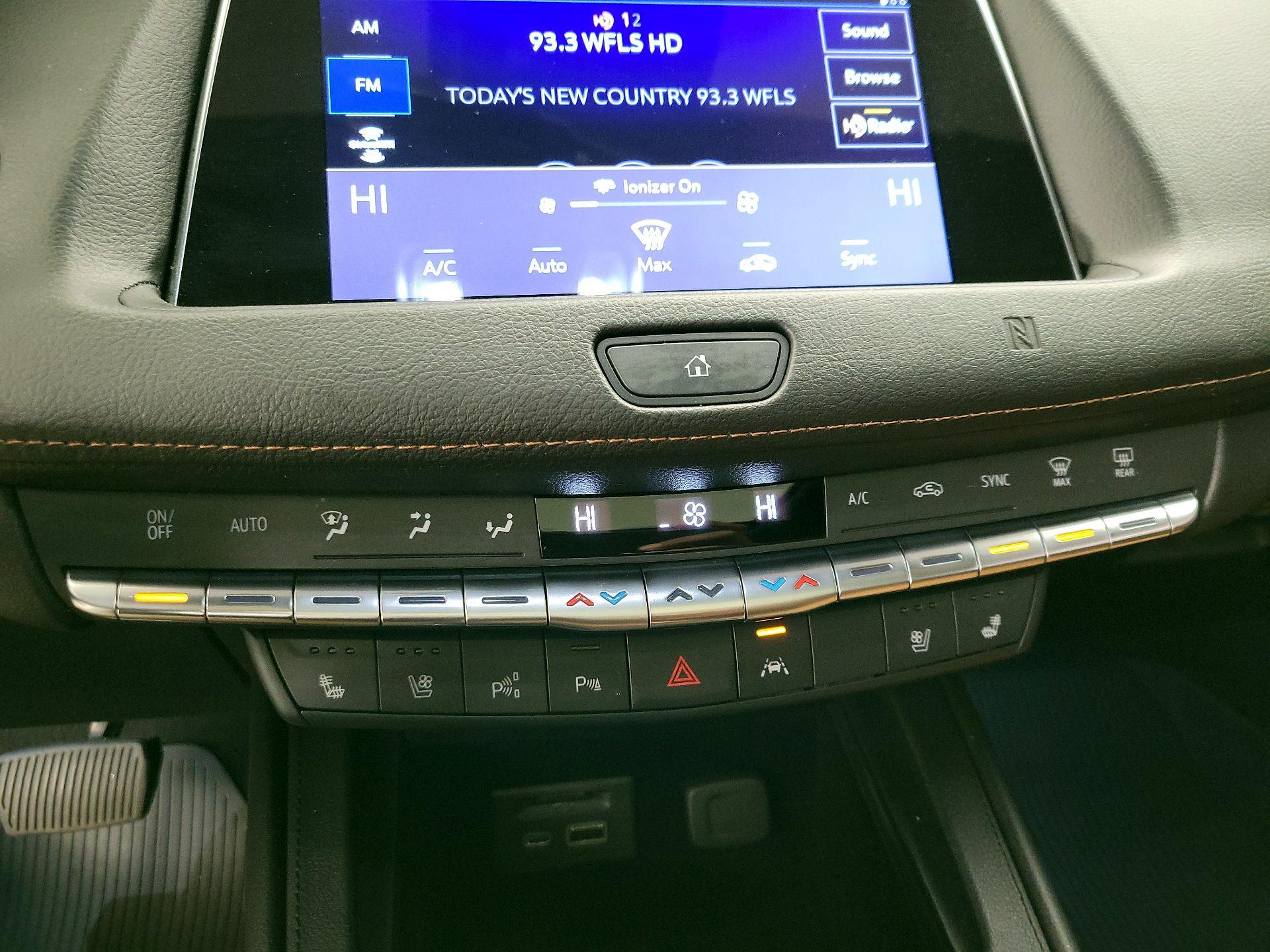 Thumbnail: 2019 Cadillac XT4 - 17