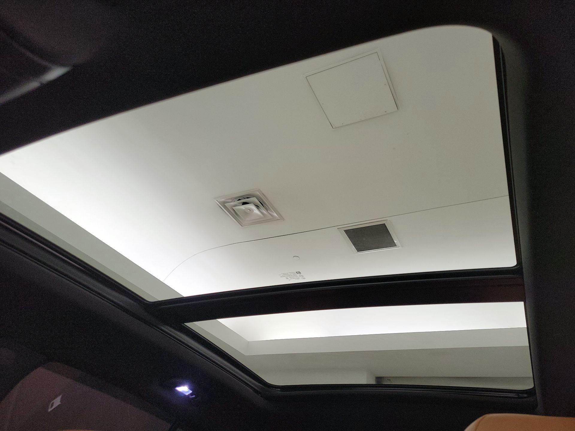 Thumbnail: 2019 Cadillac XT4 - 20