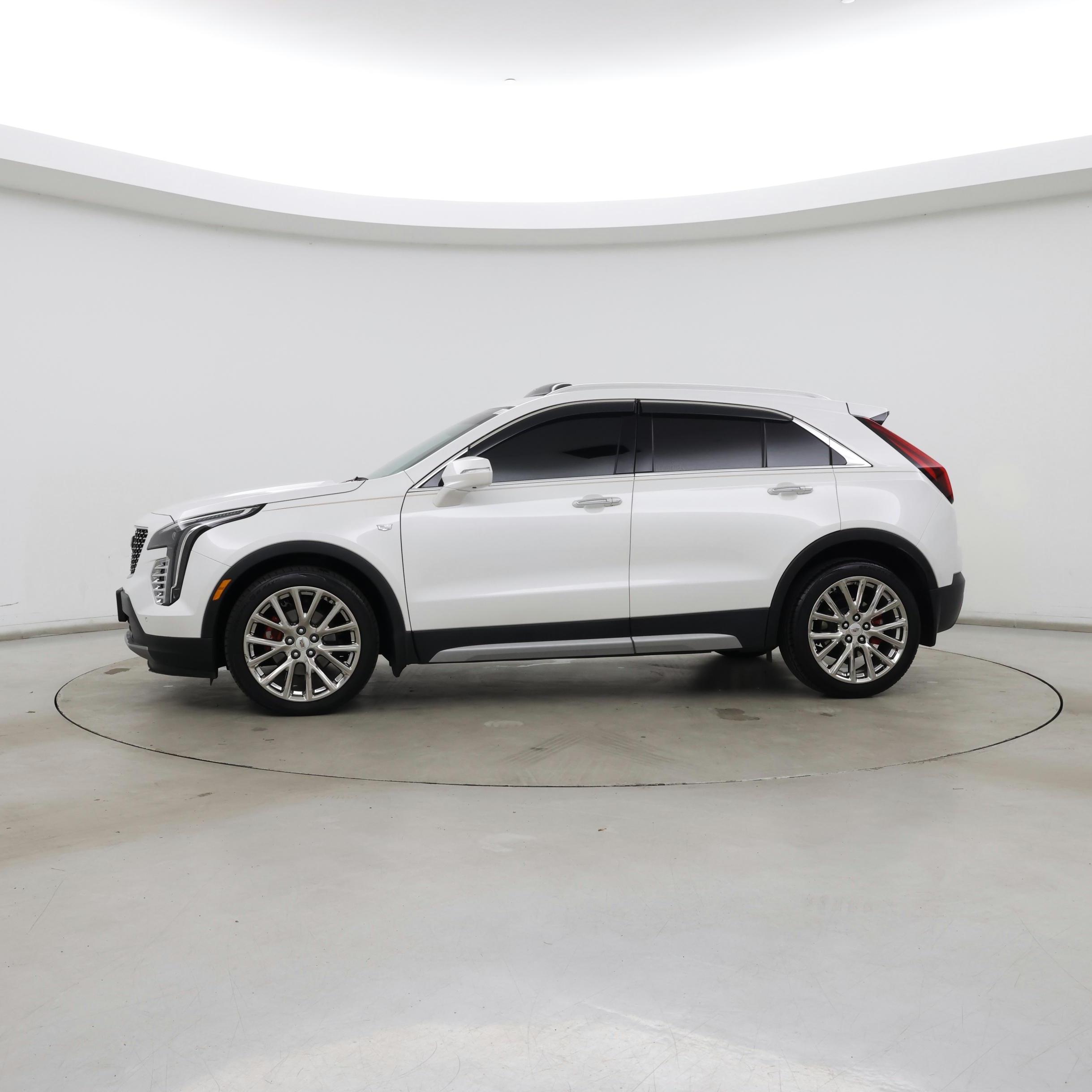 Thumbnail: 2019 Cadillac XT4 - 3
