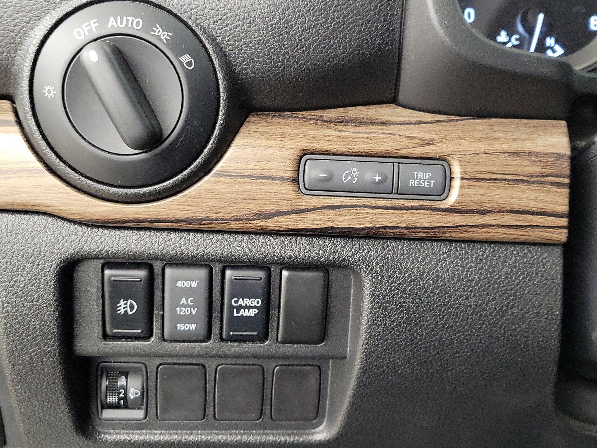 Thumbnail: 2017 Nissan Titan - 13