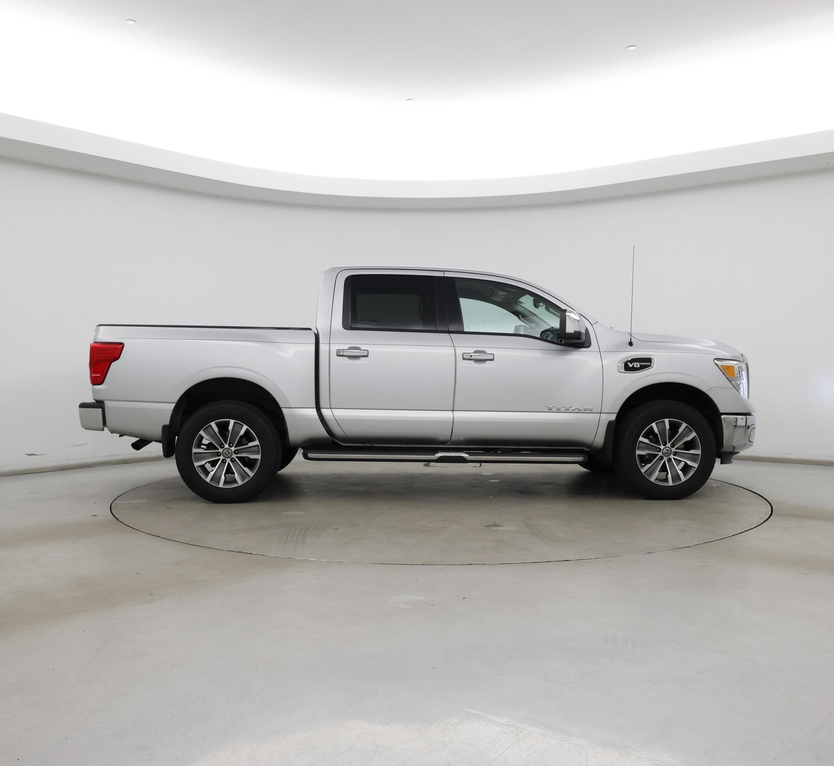 Thumbnail: 2017 Nissan Titan - 7