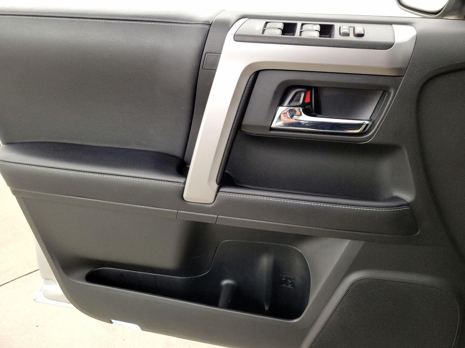 Thumbnail: 2022 Toyota 4Runner - 12