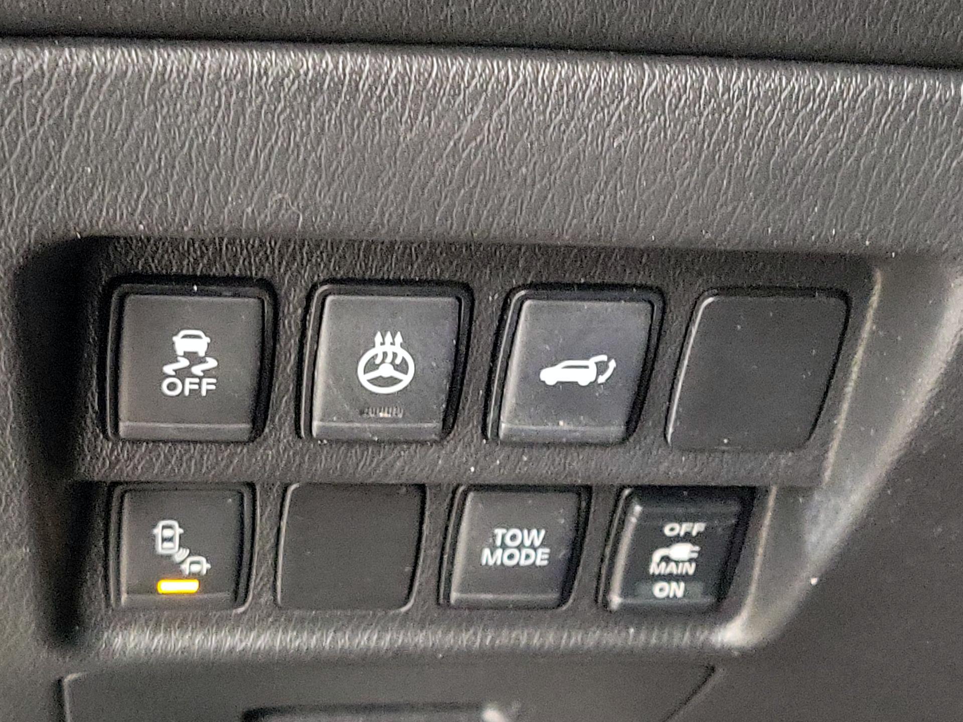 Thumbnail: 2018 Nissan Pathfinder - 13