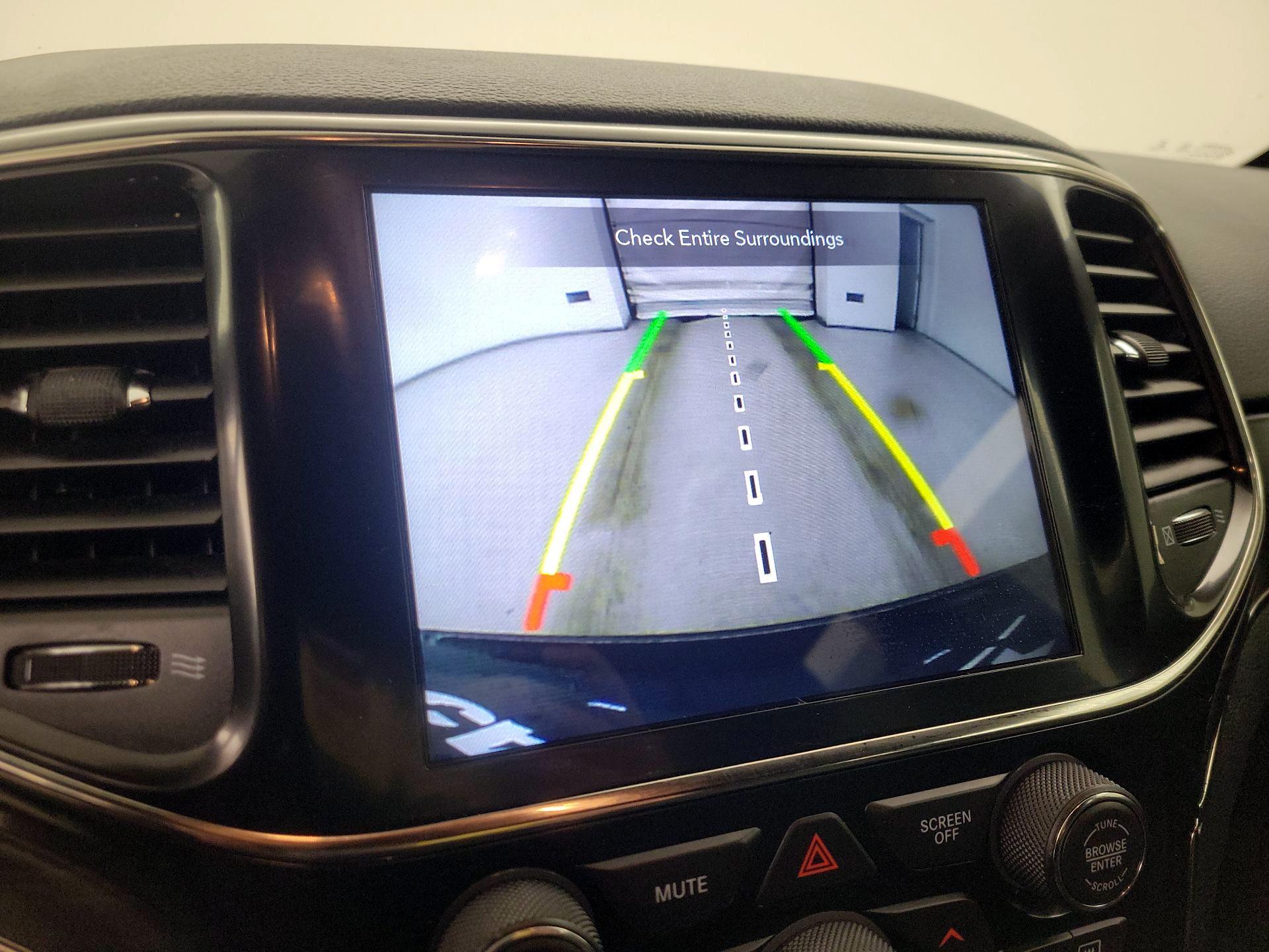 Thumbnail: 2020 Jeep Grand Cherokee - 15