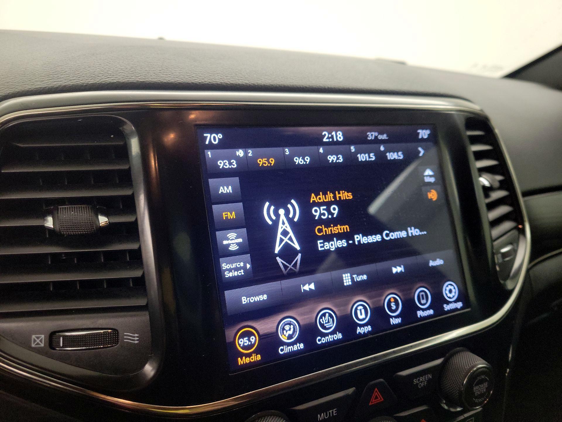 Thumbnail: 2020 Jeep Grand Cherokee - 16