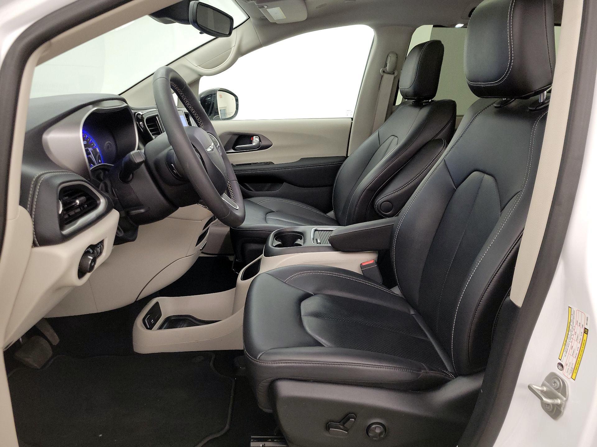 Thumbnail: 2024 Chrysler Pacifica - 11