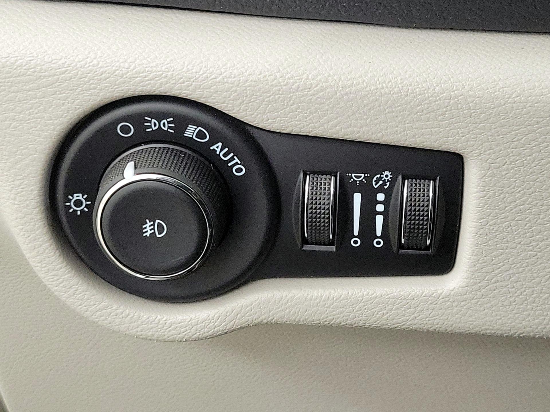 Thumbnail: 2024 Chrysler Pacifica - 13