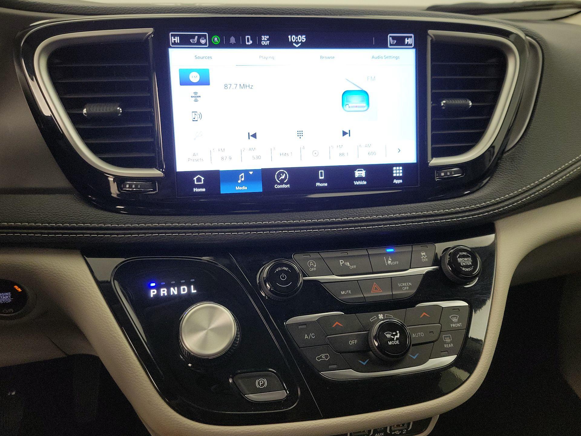 Thumbnail: 2024 Chrysler Pacifica - 15