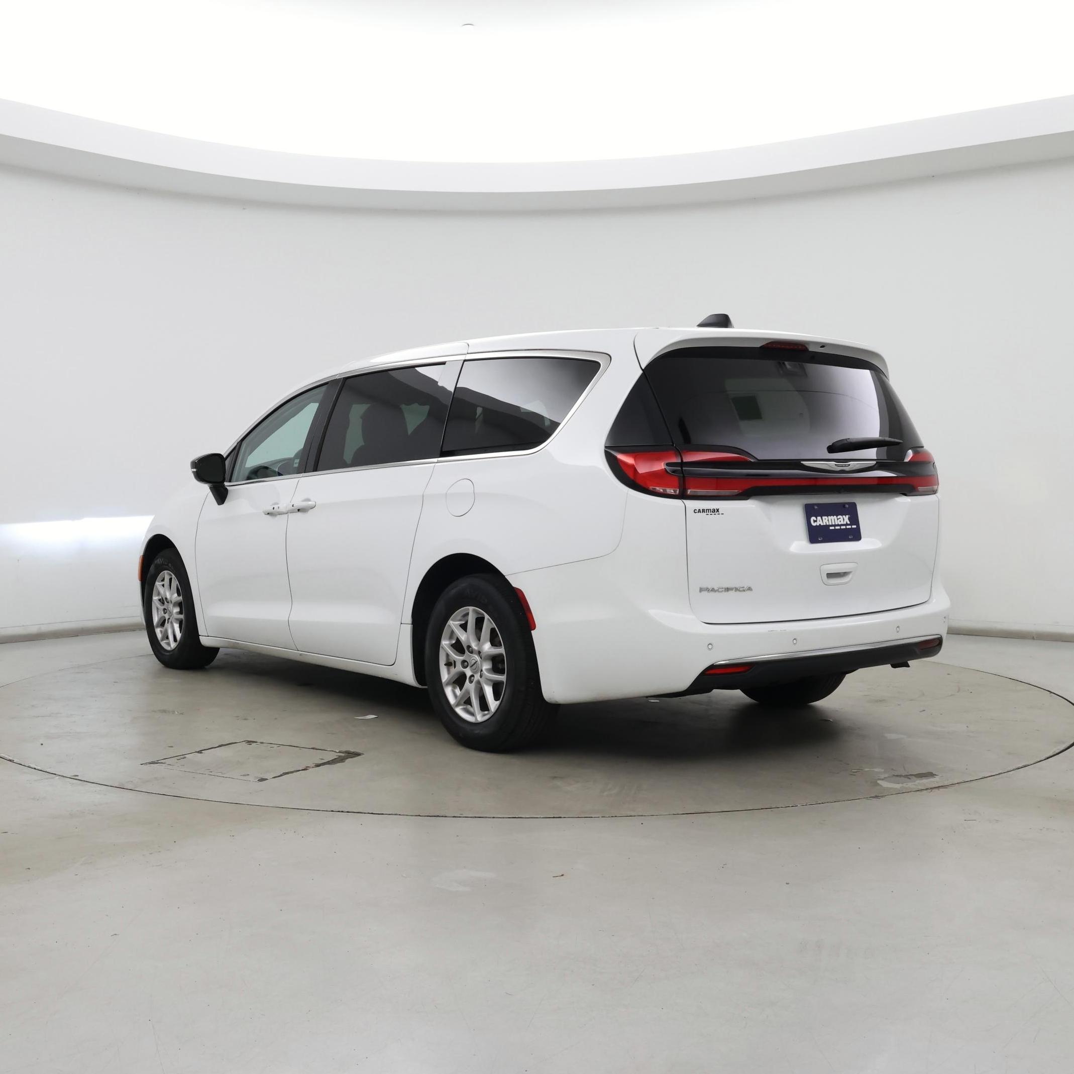 Thumbnail: 2024 Chrysler Pacifica - 2