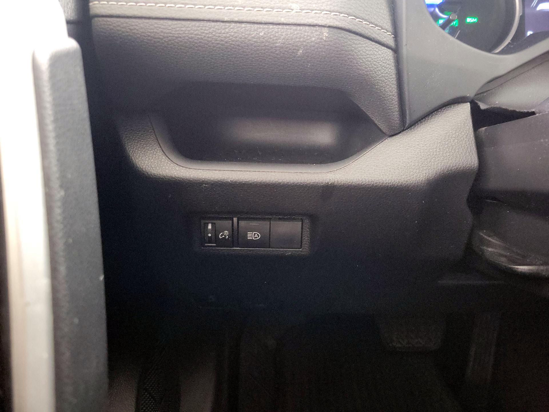 Thumbnail: 2021 Toyota RAV4 - 13