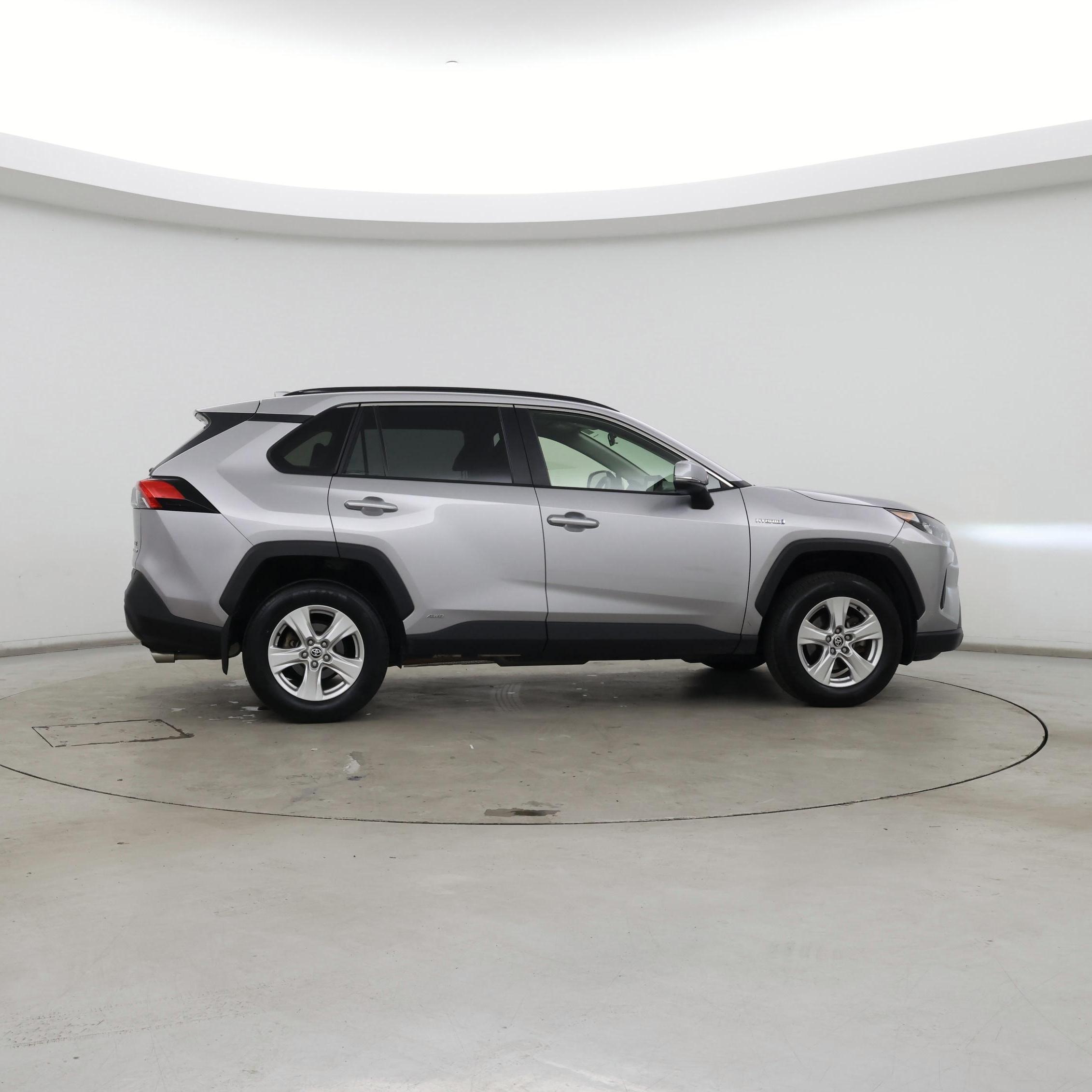 Thumbnail: 2021 Toyota RAV4 - 7