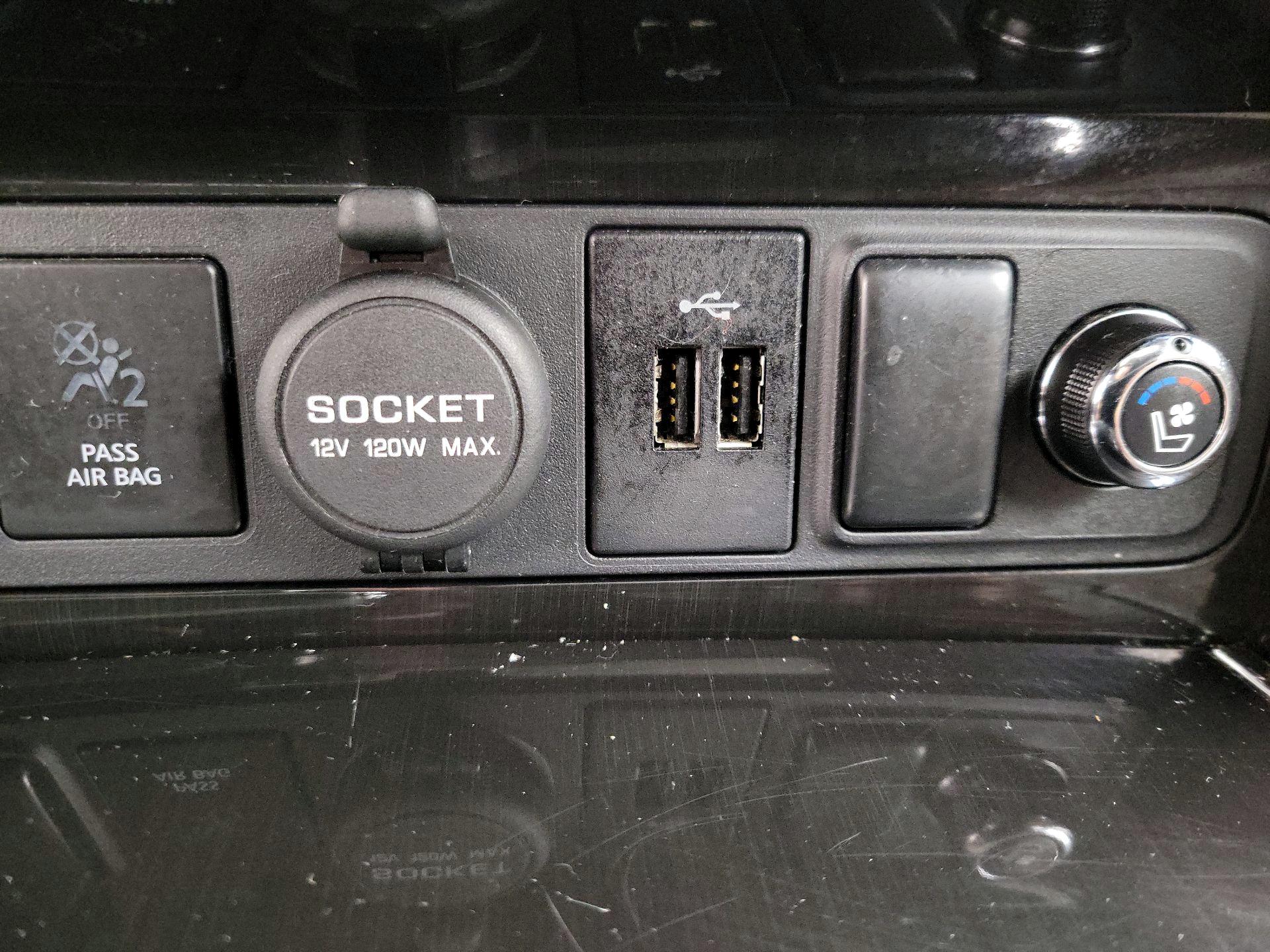 Thumbnail: 2018 Nissan Armada - 19