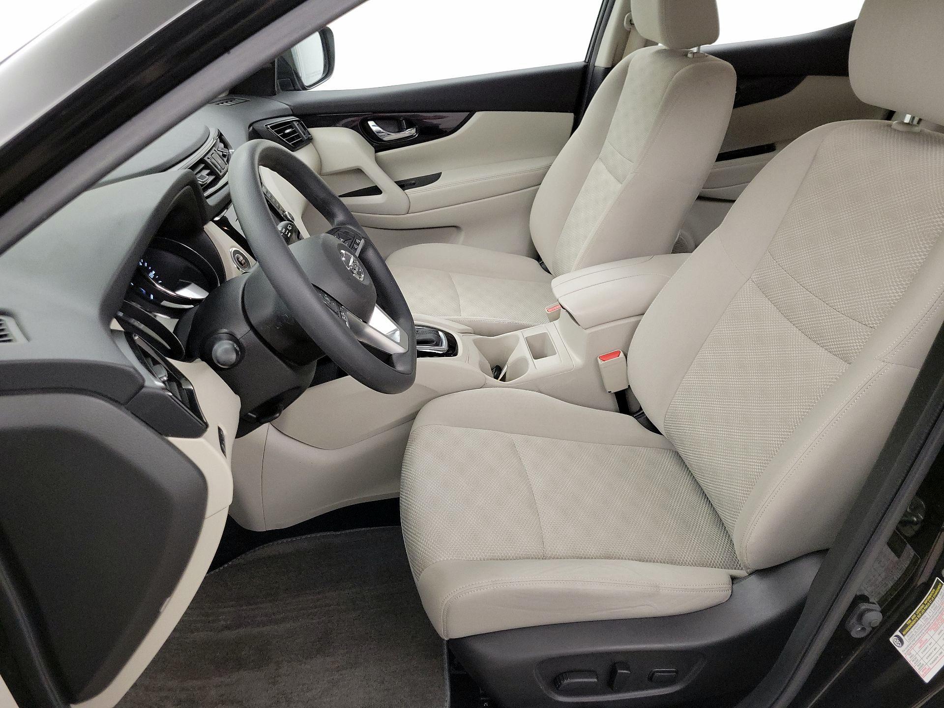 Thumbnail: 2020 Nissan Rogue Sport - 11