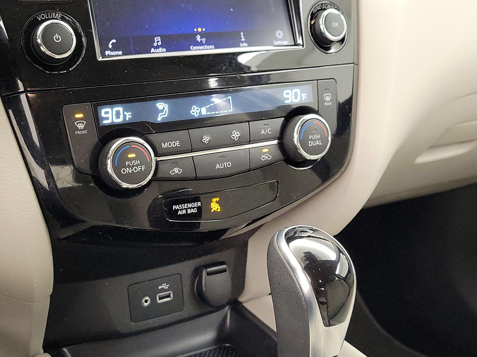 Thumbnail: 2020 Nissan Rogue Sport - 16