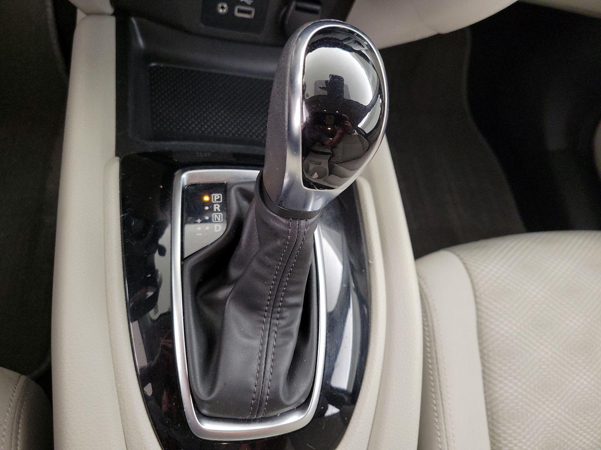 Thumbnail: 2020 Nissan Rogue Sport - 17