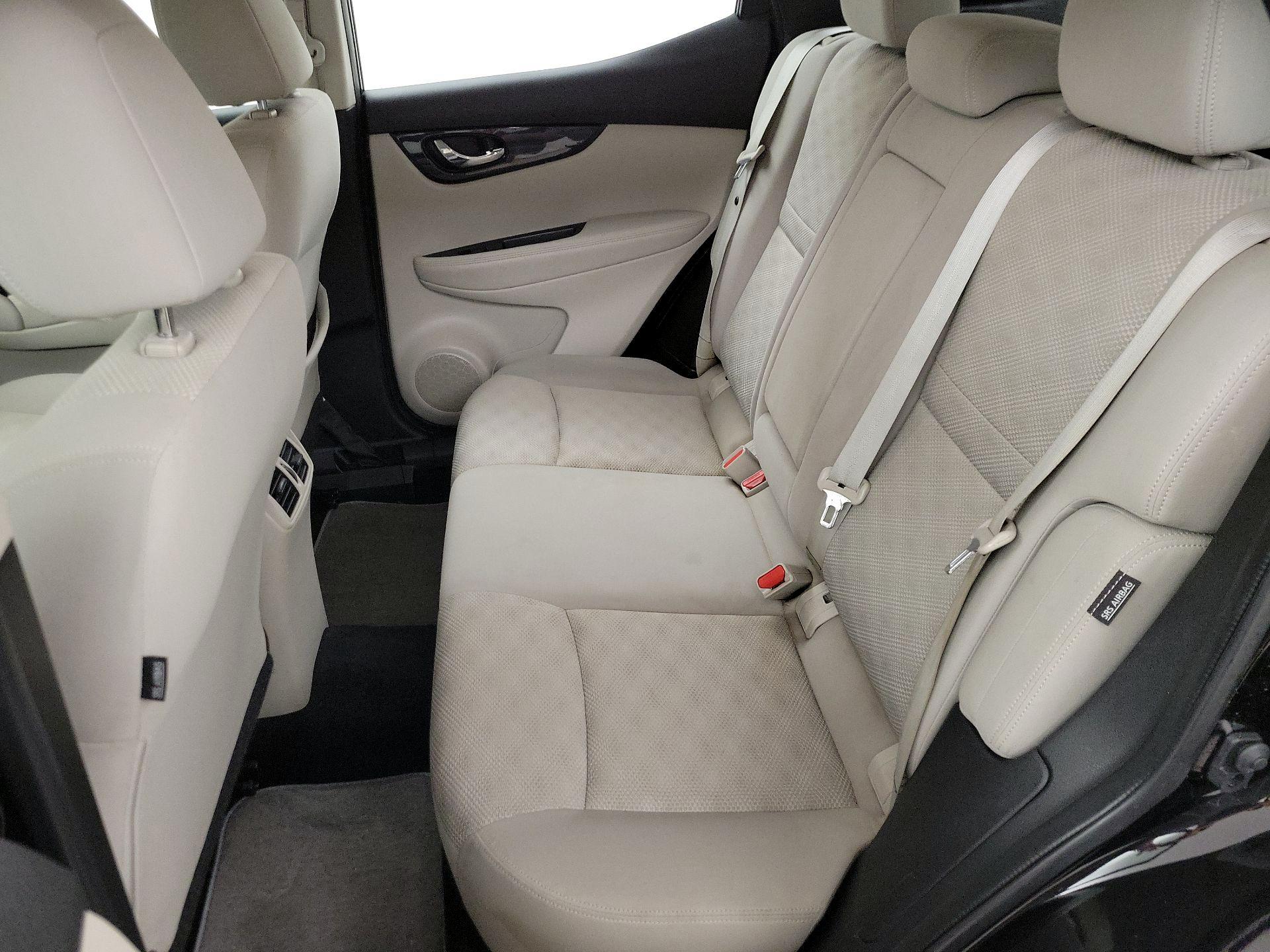 Thumbnail: 2020 Nissan Rogue Sport - 19