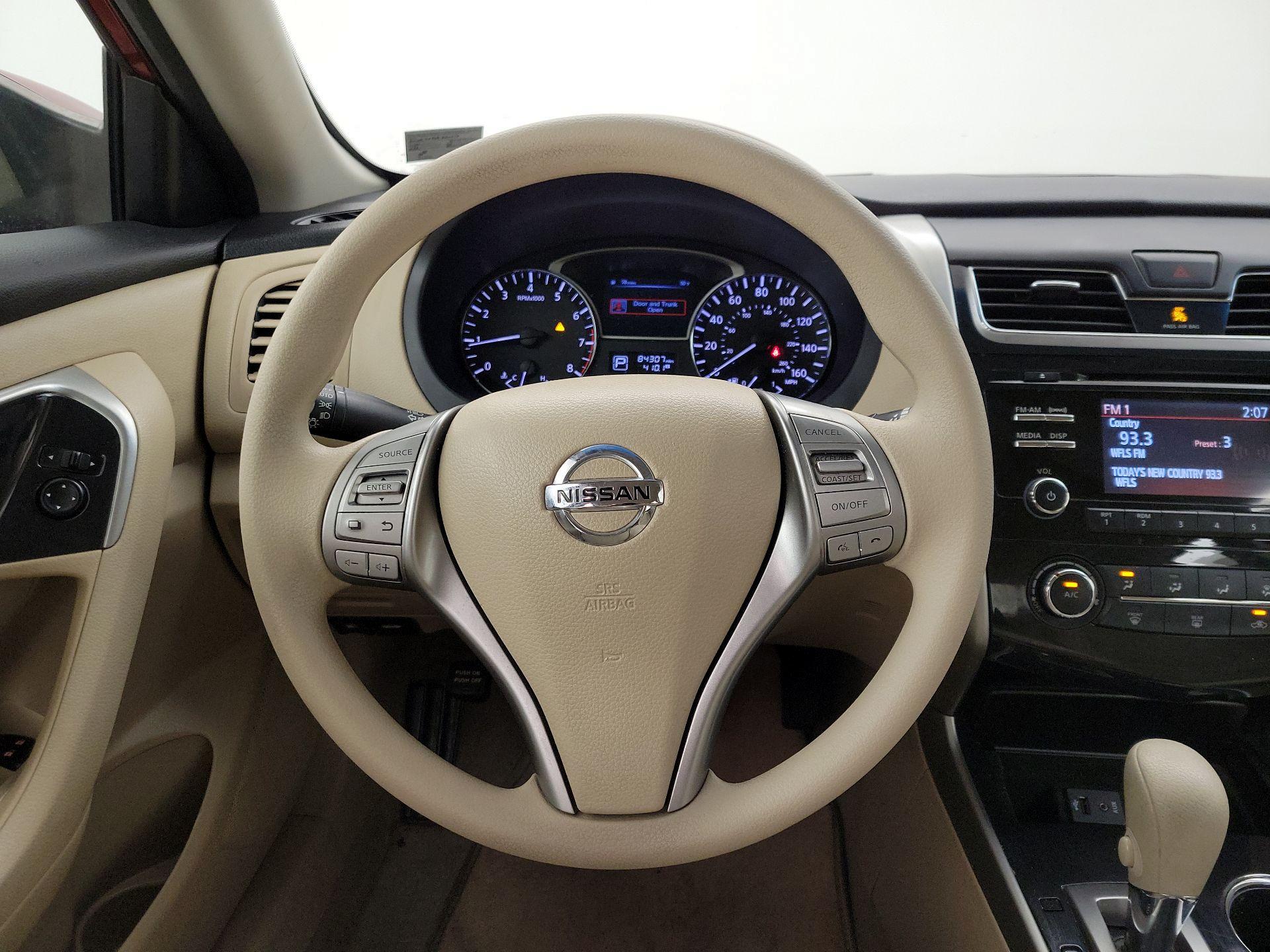 Thumbnail: 2014 Nissan Altima - 10