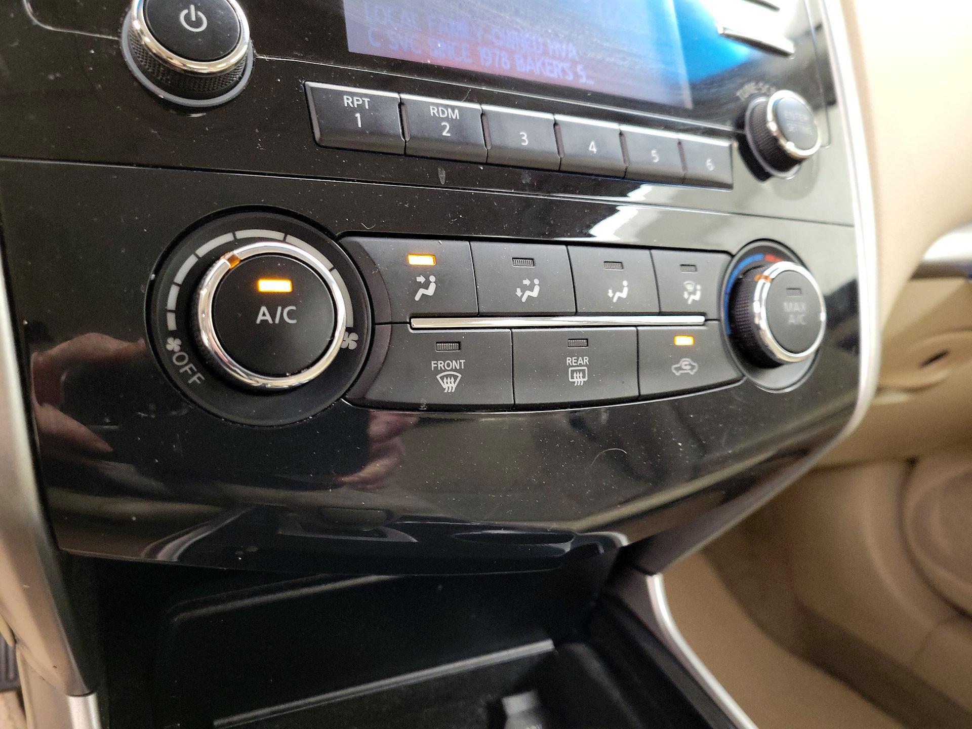 Thumbnail: 2014 Nissan Altima - 16