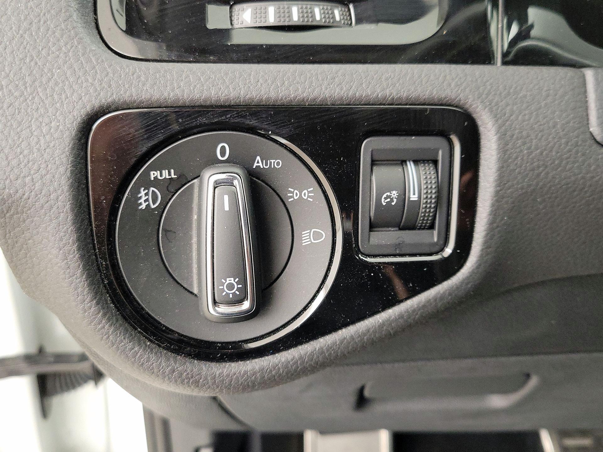 Thumbnail: 2018 Volkswagen Golf - 13