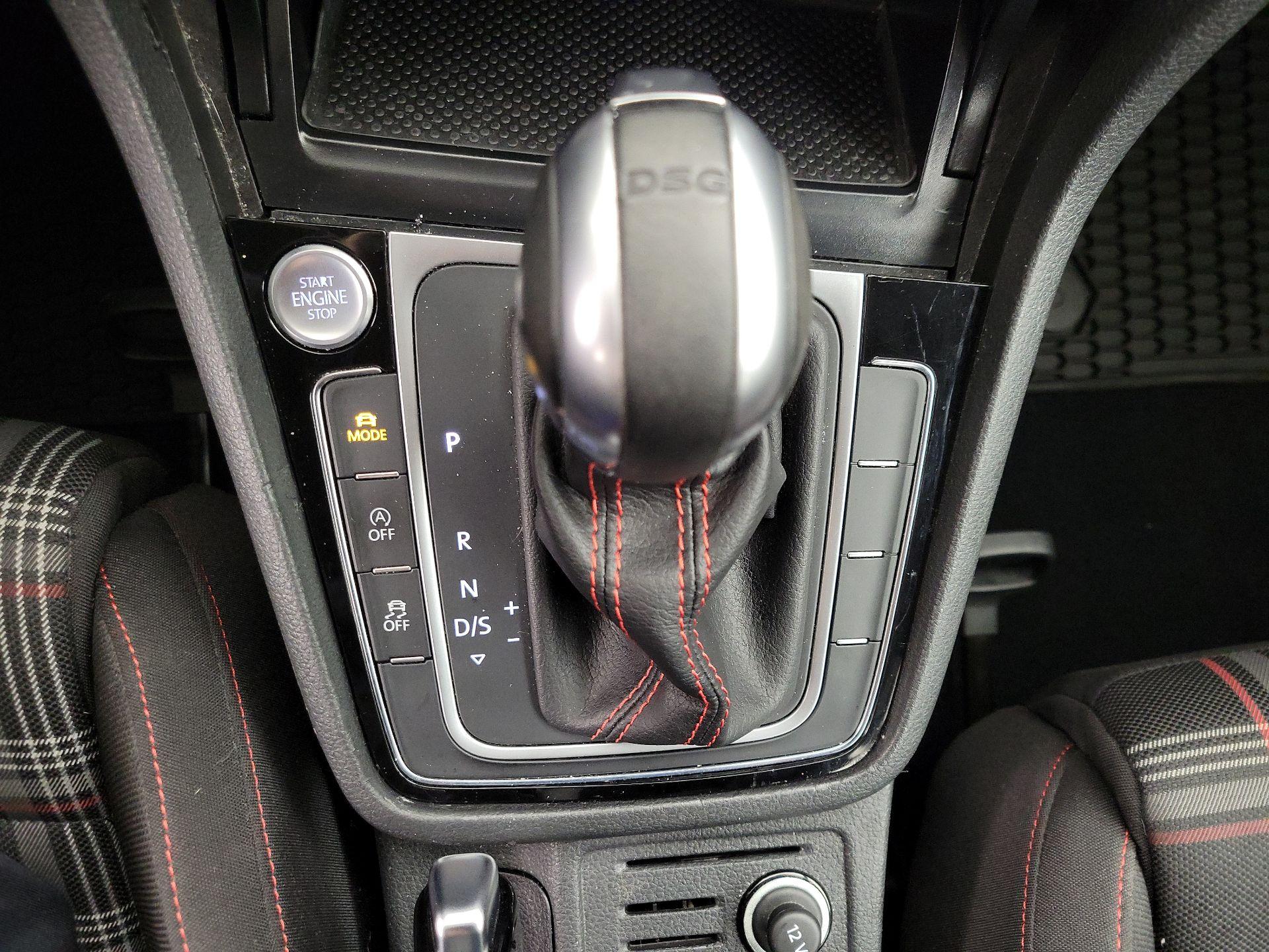 Thumbnail: 2018 Volkswagen Golf - 17