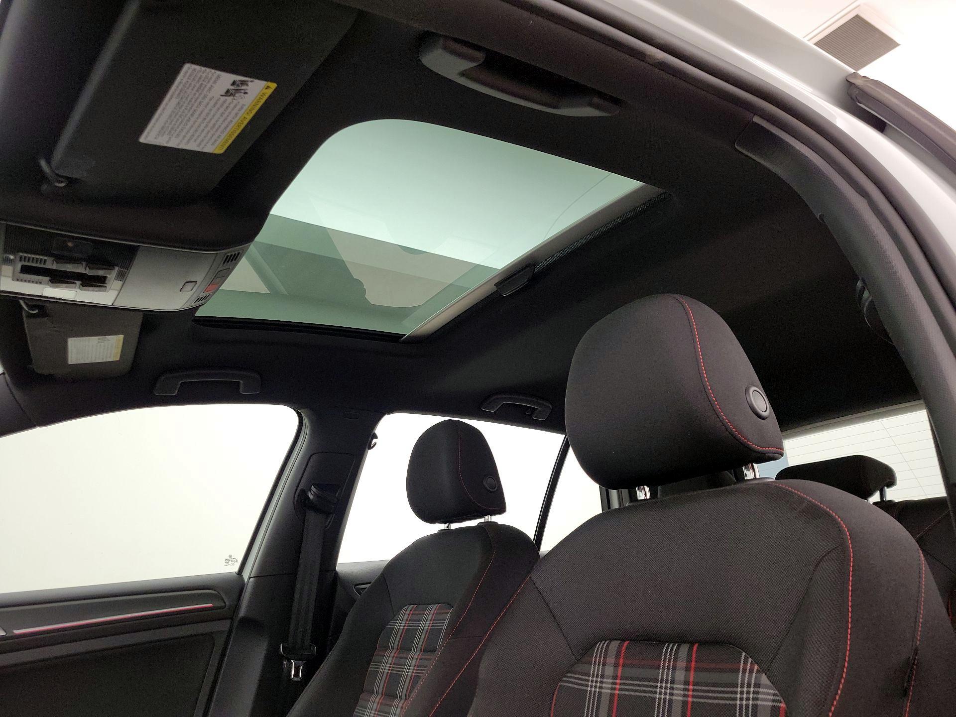 Thumbnail: 2018 Volkswagen Golf - 19