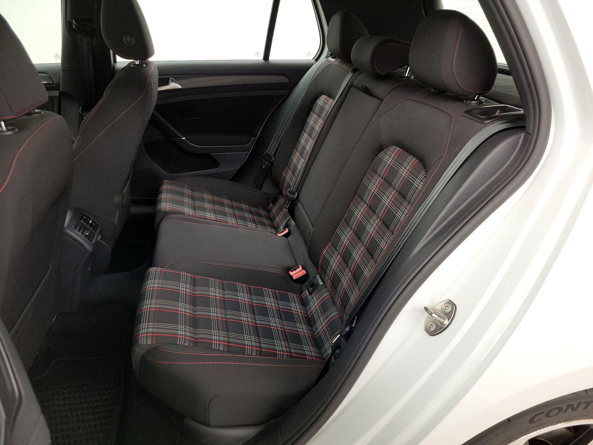 Thumbnail: 2018 Volkswagen Golf - 20