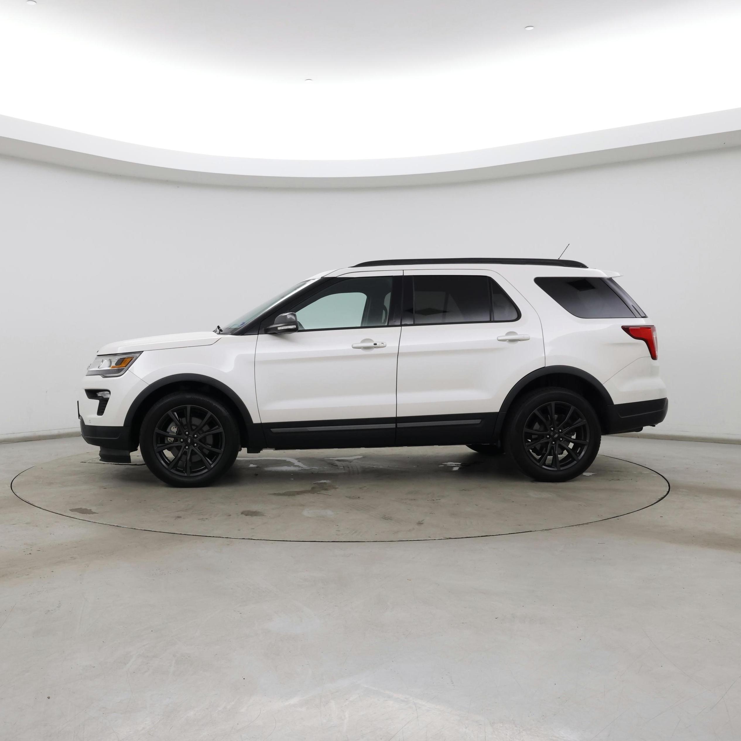 Thumbnail: 2019 Ford Explorer - 3