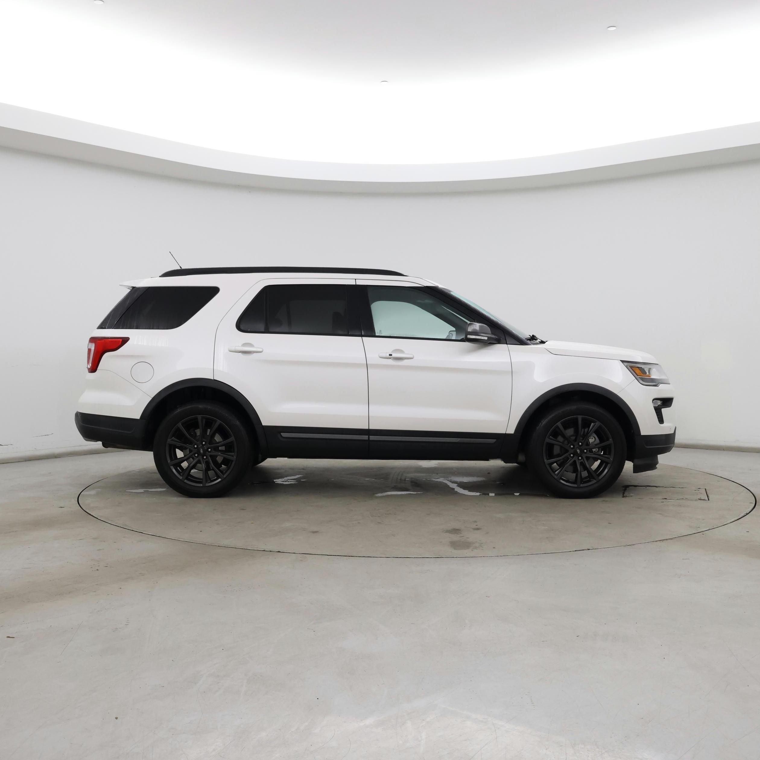 Thumbnail: 2019 Ford Explorer - 7