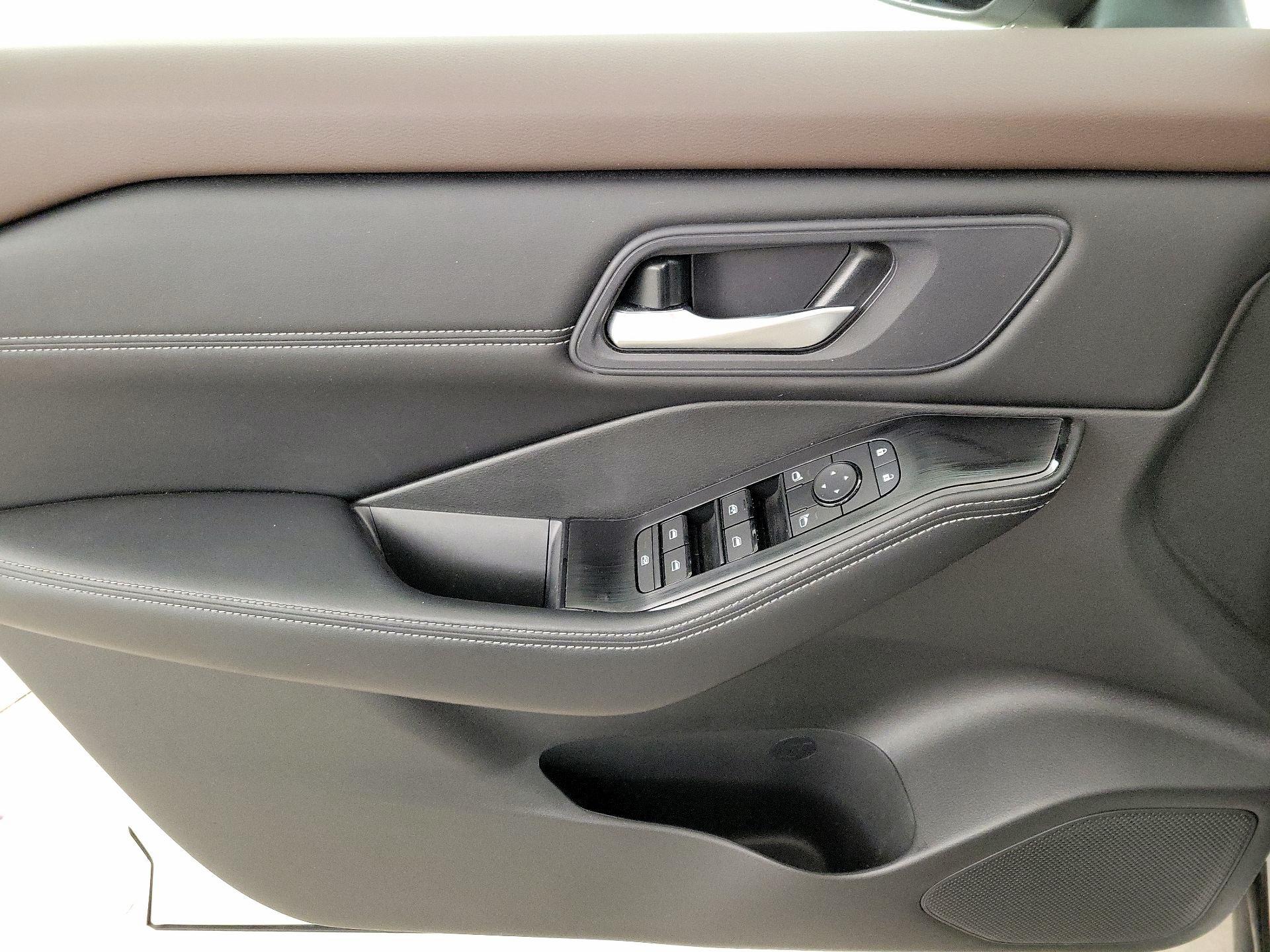 Thumbnail: 2023 Nissan Rogue - 12