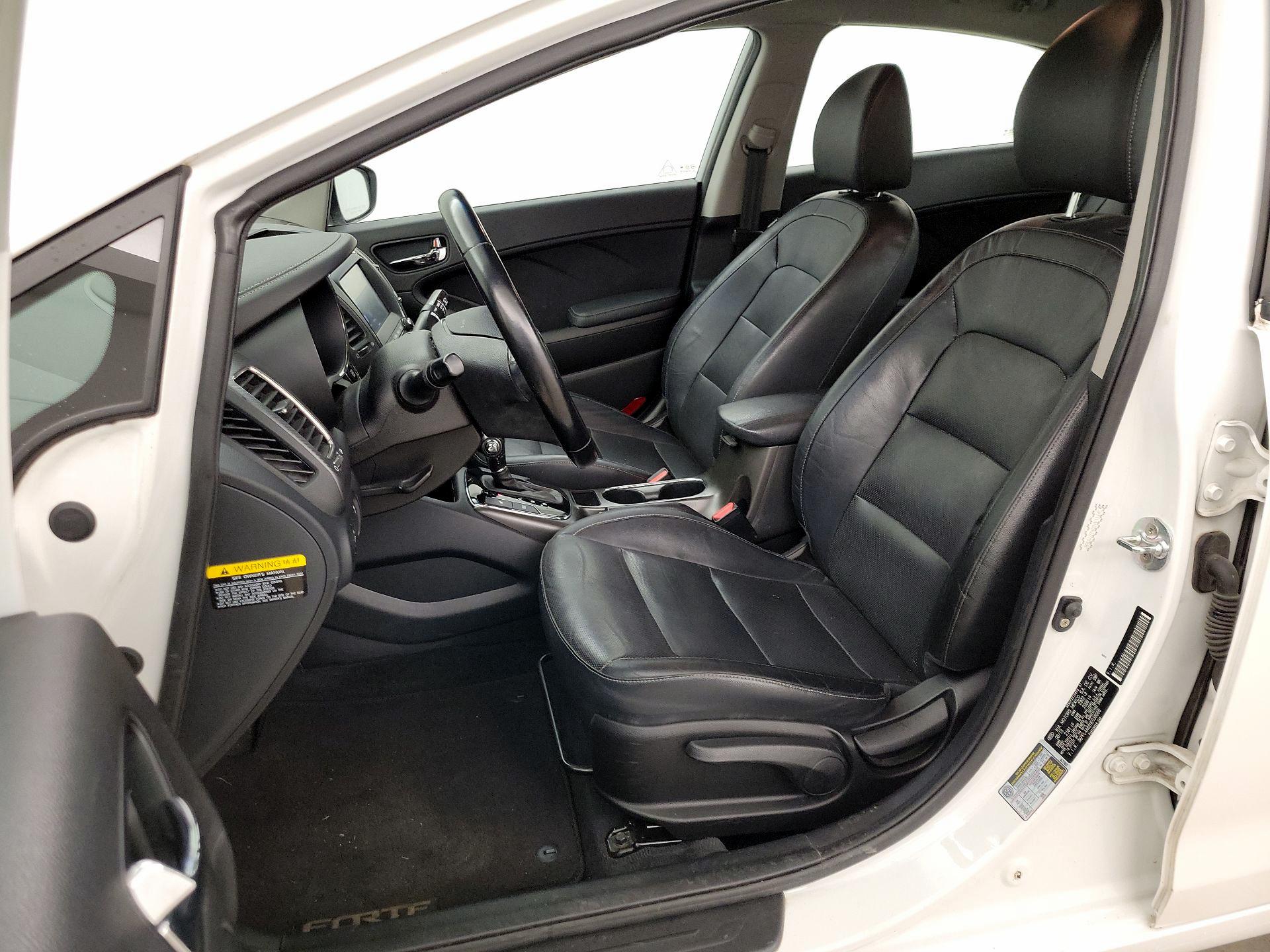 Thumbnail: 2017 Kia Forte - 11