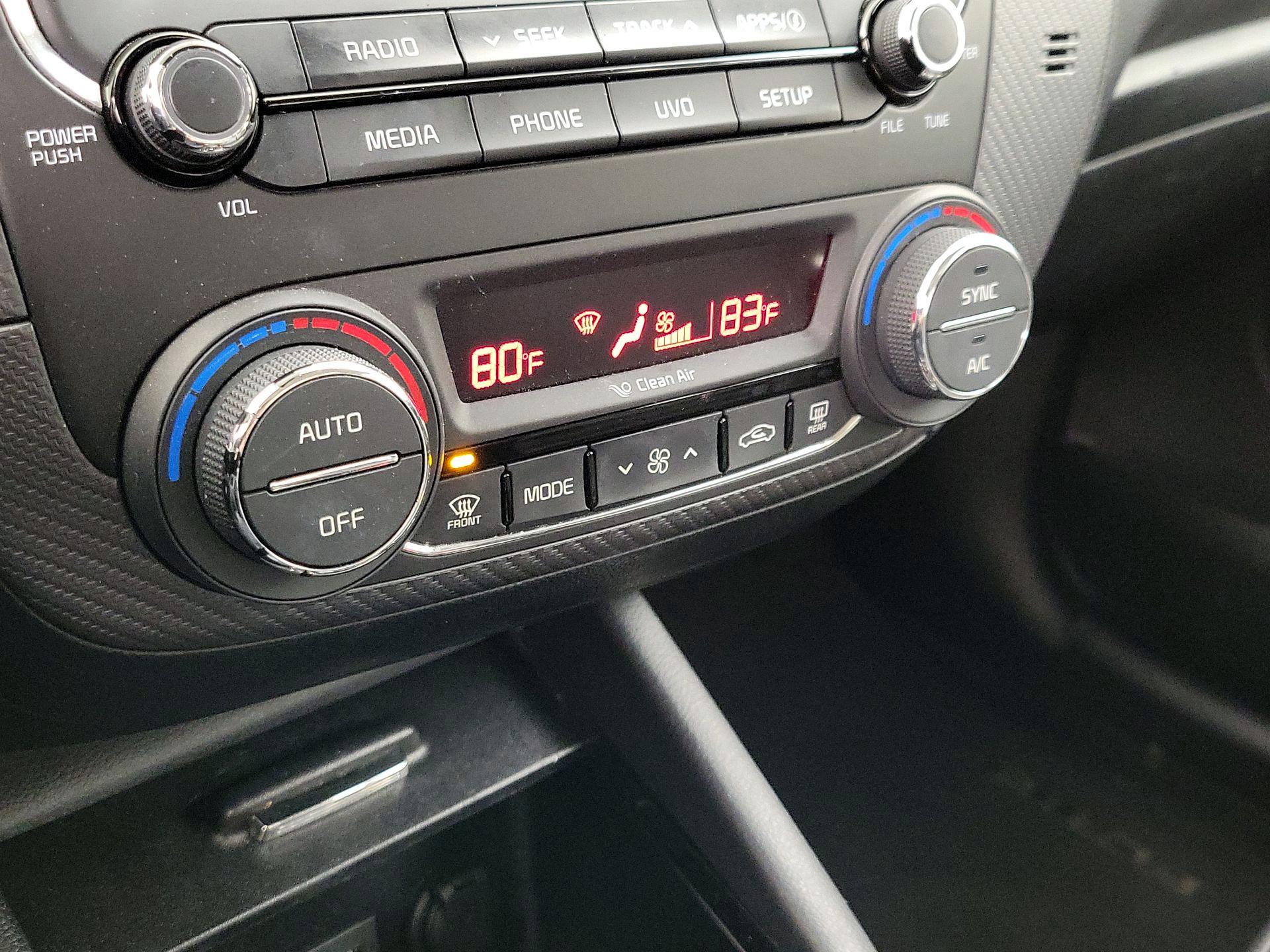 Thumbnail: 2017 Kia Forte - 16